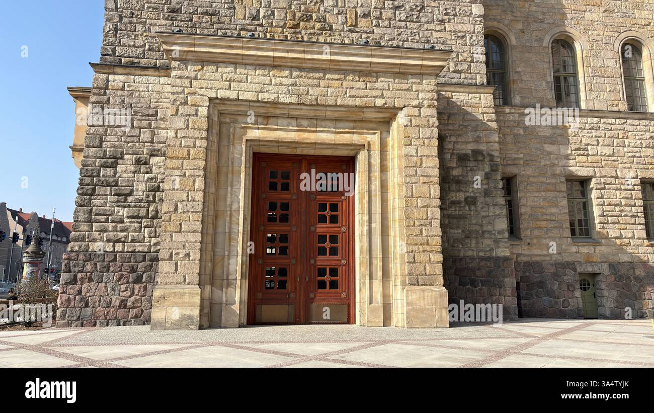 Castello Imperiale. Zamek Cesarski W Poznaniu. Palazzo a Poznan. Località turistica famosa per i vecchi edifici nel centro della città polacca di Poznań - Immagine stock catturata con smartphone