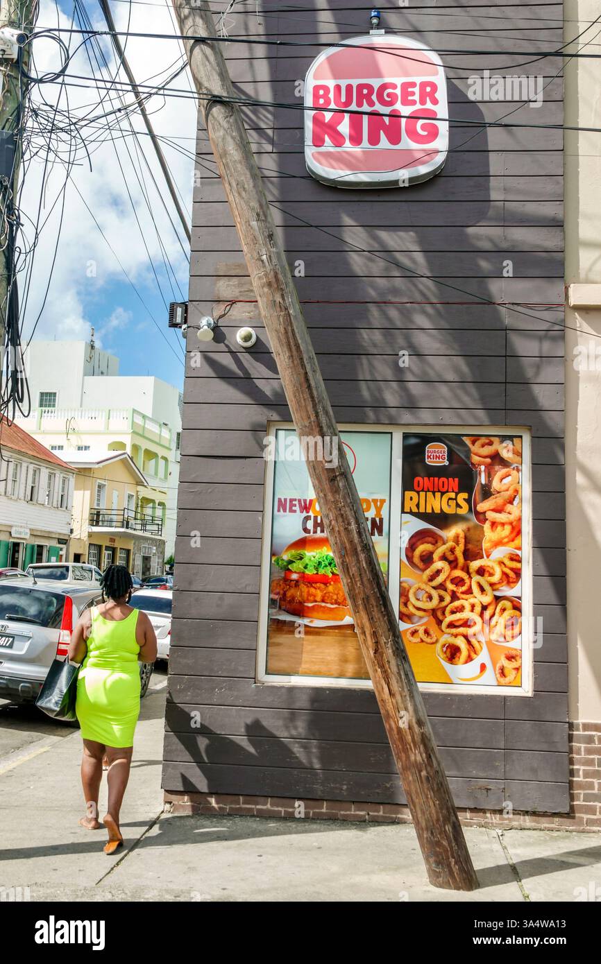 Basseterre St. Saint Kitts and Nevis, Central Street, Burger King, fast food, franchising globale, cartellonistica per ristoranti, pubblicità gastronomica, anello di cipolla Foto Stock