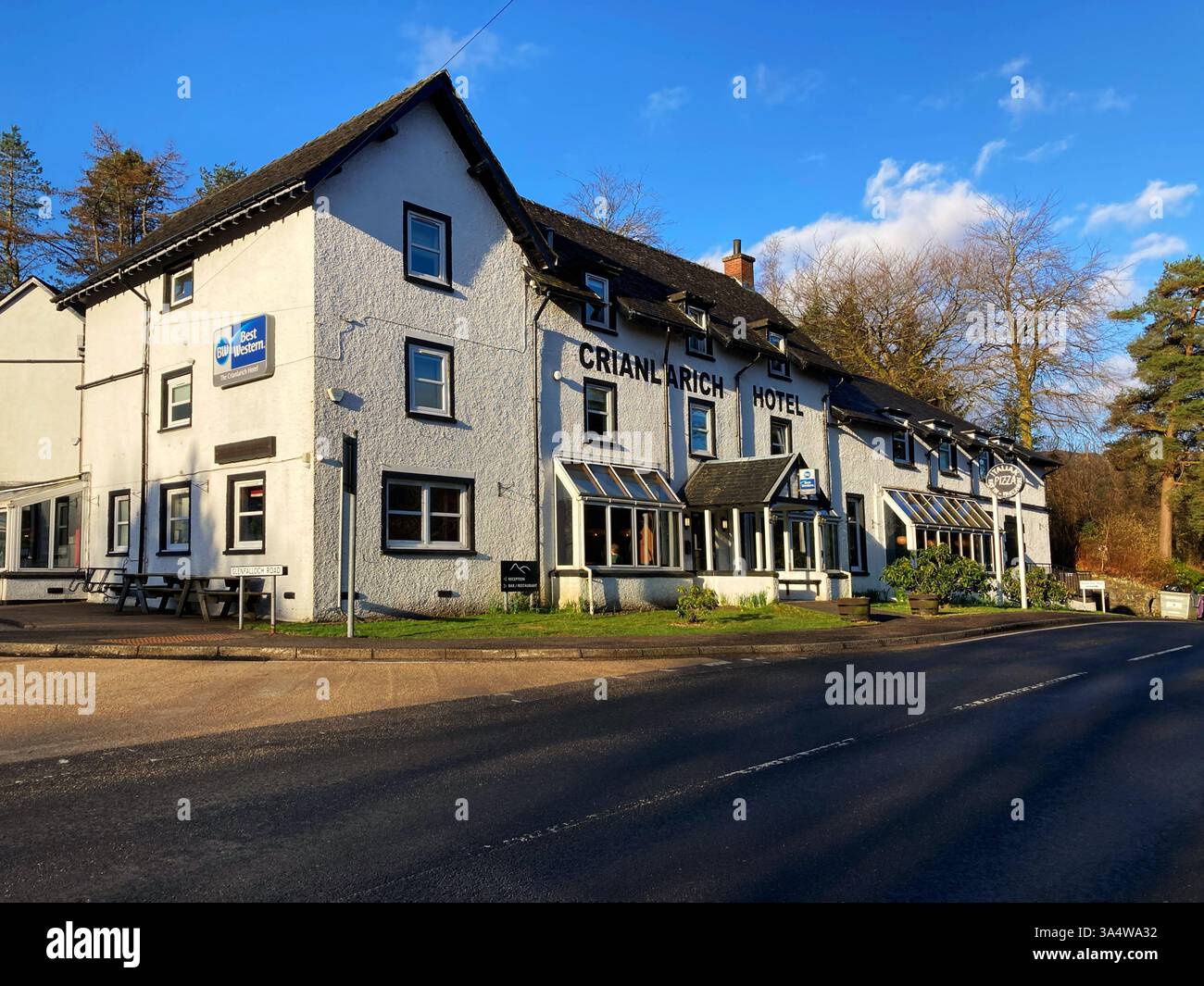 BEST Western Crianlarich Hotel, Main Street, Crianlarich, Scozia - Immagine stock catturata con smartphone