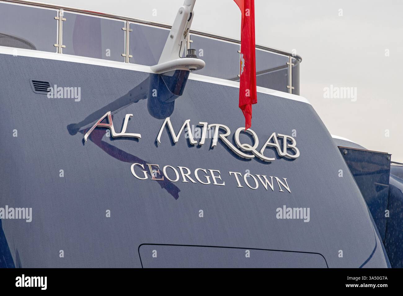 Rijeka, Croazia - 24 ottobre 2024: Super Yacht di lusso al Mirqab registrazione George Town Isole Cayman di proprietà del primo Ministro di Quatar. Foto Stock