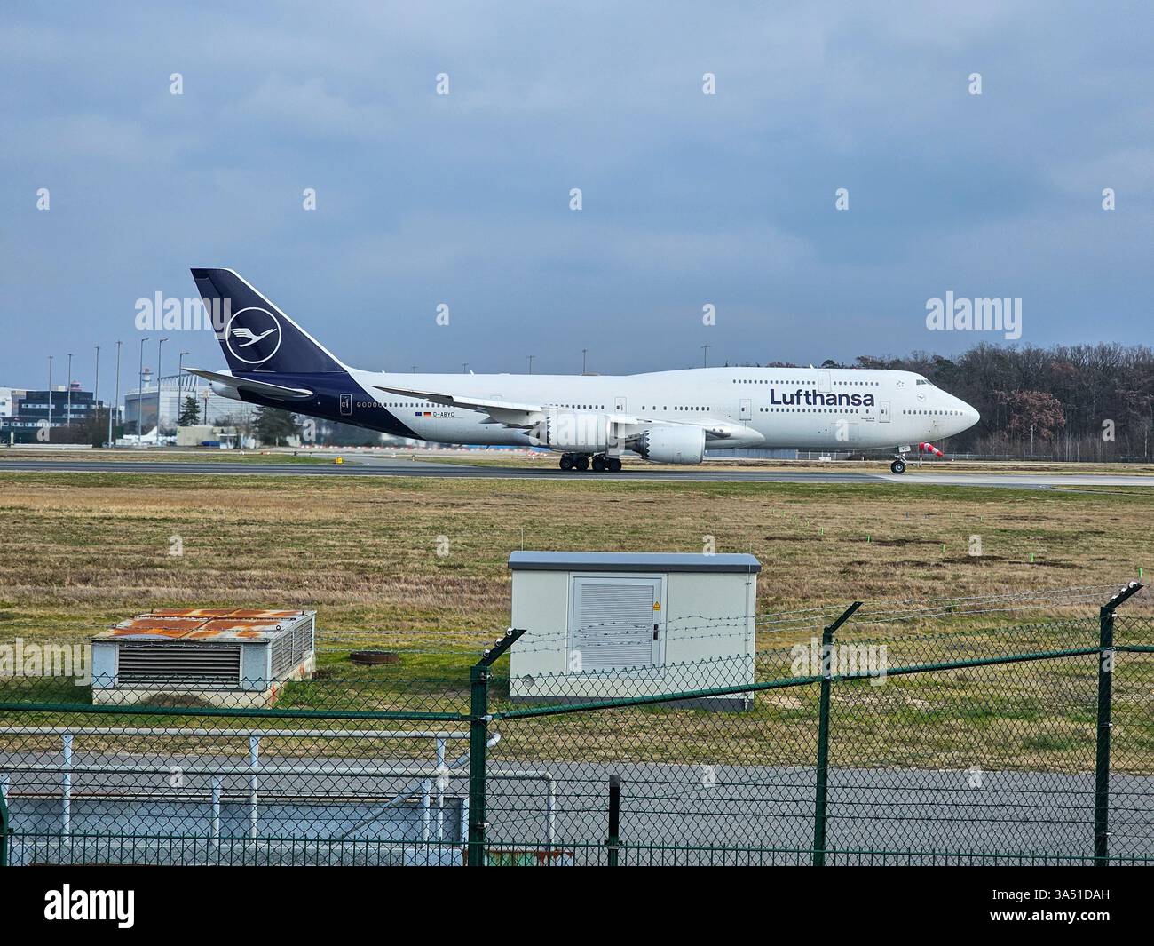 Francoforte, Assia, Germania - 6 marzo 2024: Lufthansa, Boeing 747-830, D-ABYC fra Airport Foto Stock