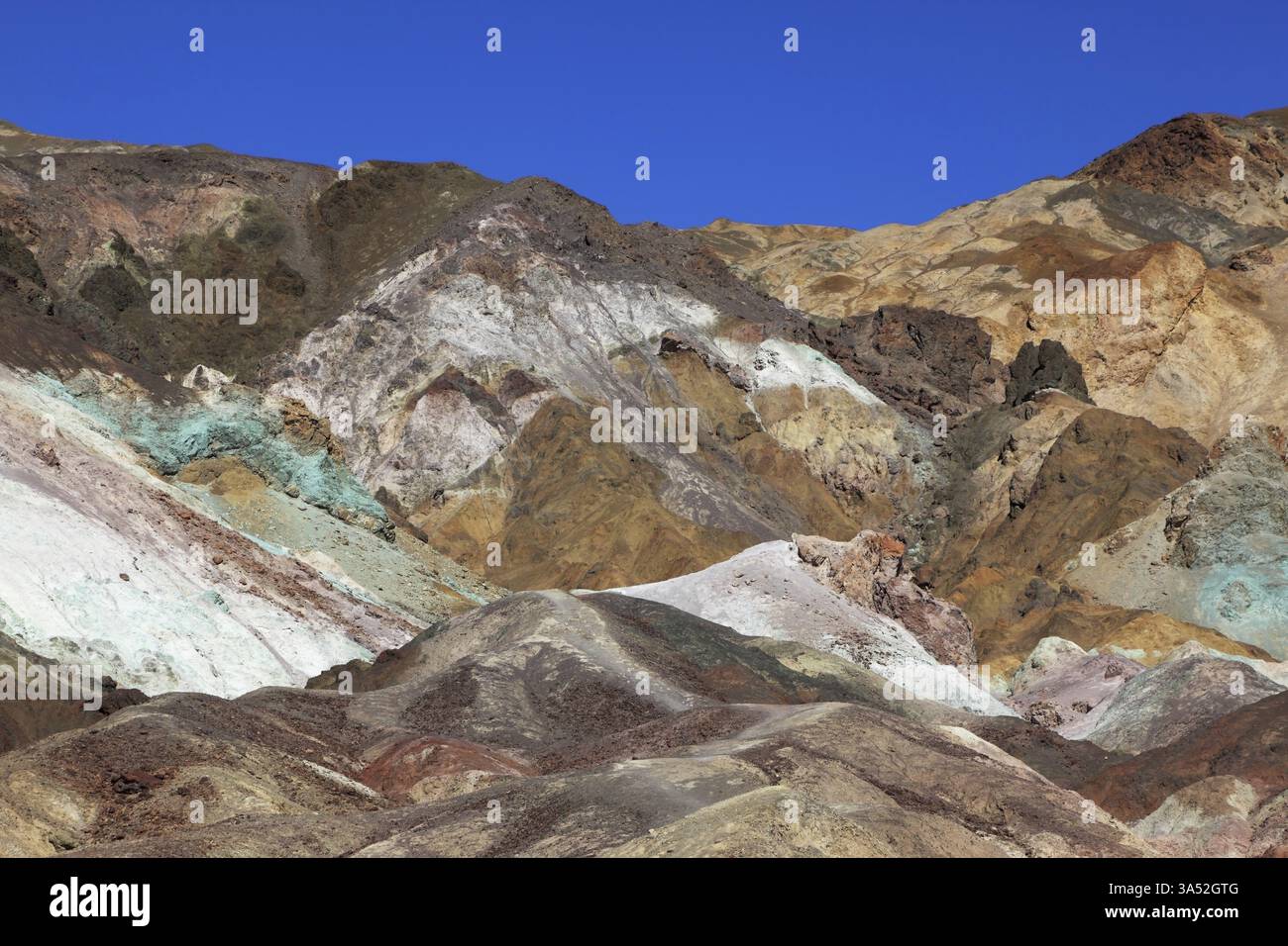 Rocce multicolore nella Death Valley, USA. La famosa tavolozza degli artisti di strada Foto Stock