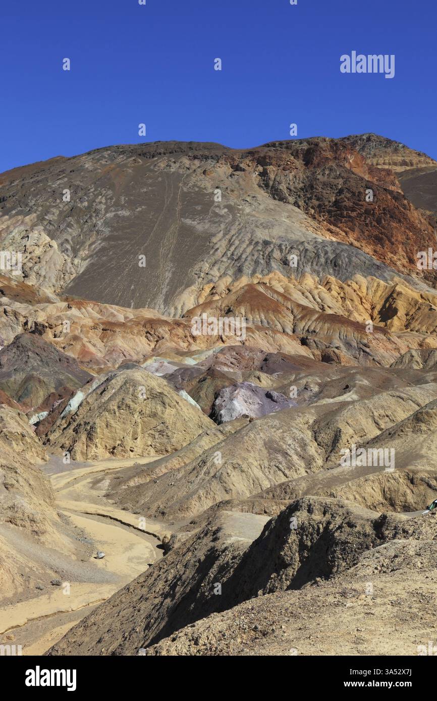 Rocce multicolore nella Death Valley, USA. La famosa tavolozza degli artisti di strada Foto Stock