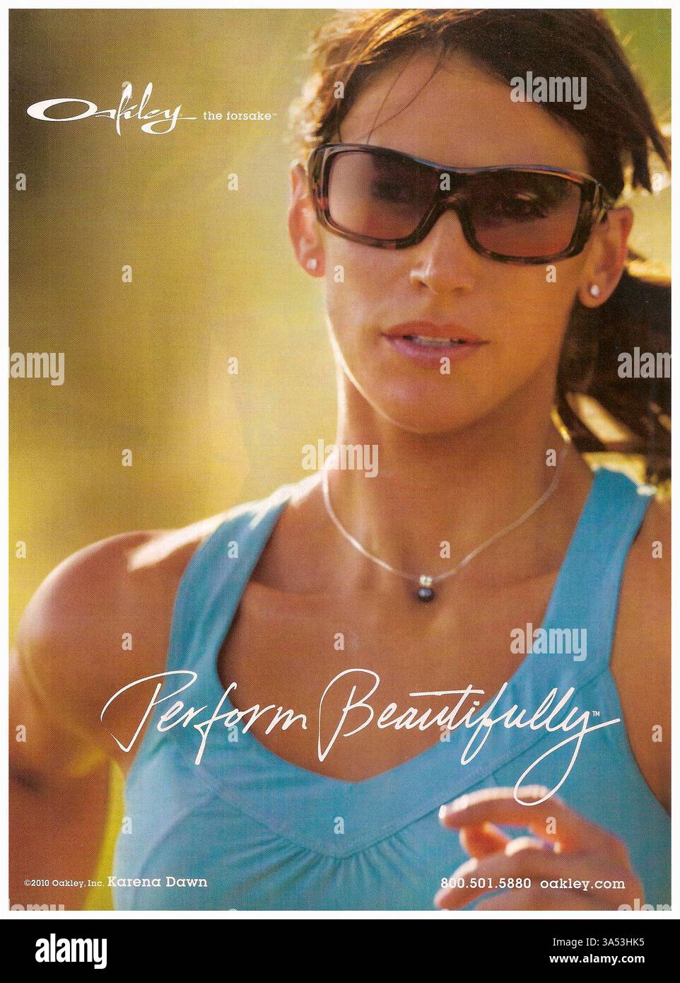 2010 pubblicità stampata di occhiali da sole Karena Dawn for Oakley rinunciate Foto Stock