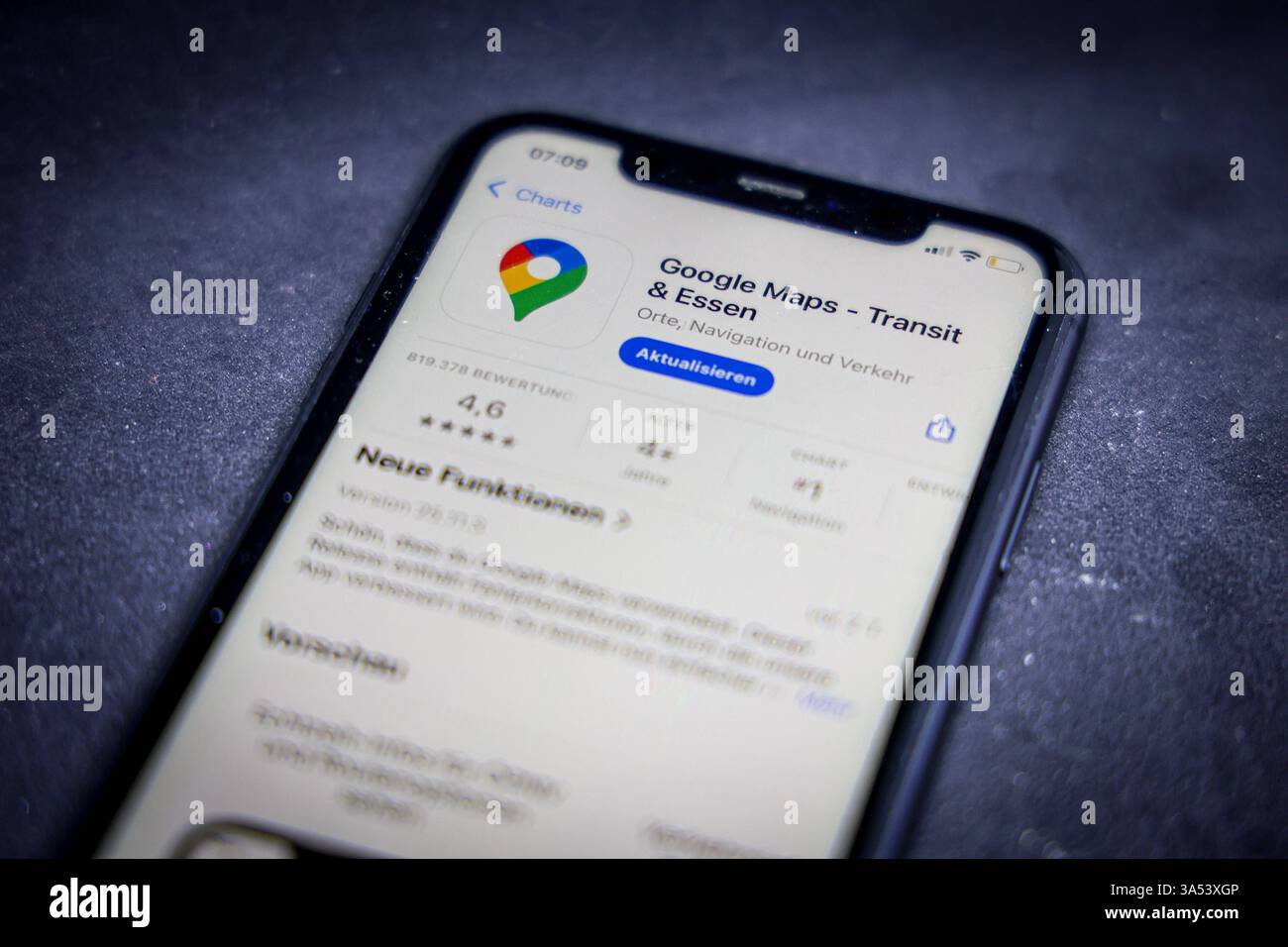 Apple App Store auf einem iPhone. App-grafici gratuiti. Google Maps - Transit & Essen. // 20.03.2025 *** Apple App Store su iPhone App Charts gratuito Google Maps Transit Essen 20 03 2025 Foto Stock