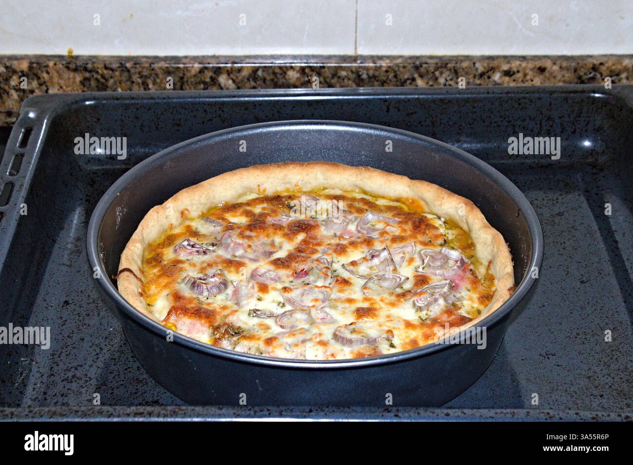Pizza italiana fatta in casa Foto Stock