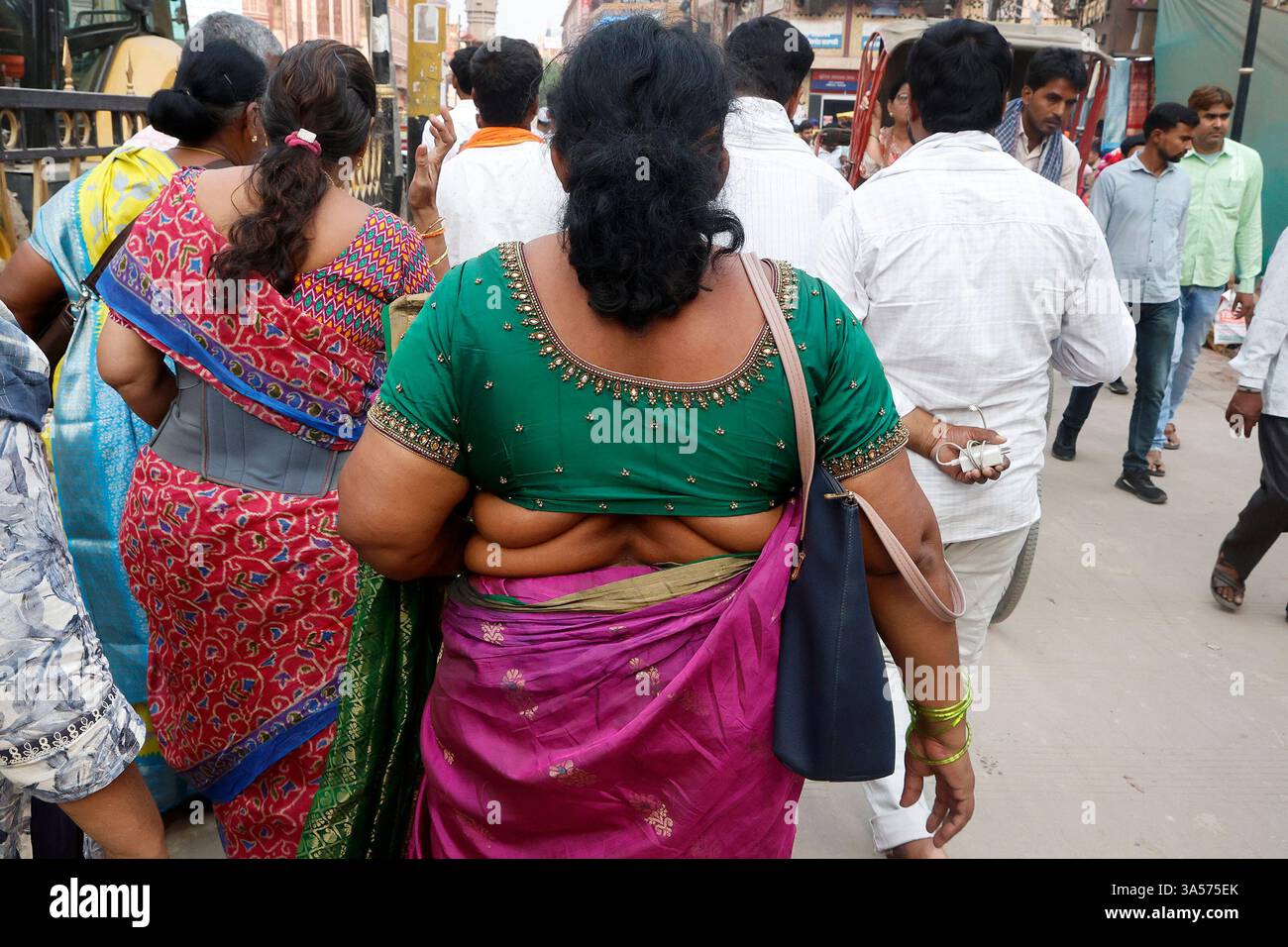Donna sovrappeso a Varanasi, Uttar Pradesh, India Foto Stock