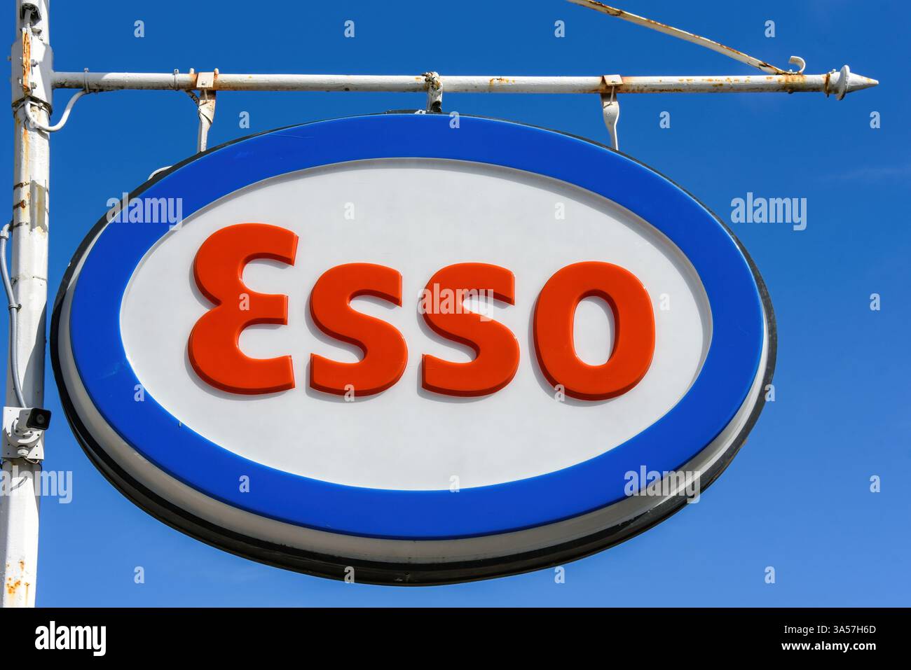 Ottawa, Canada - 19 marzo 2025: Il simbolo del distributore di benzina esso su Island Park. Foto Stock