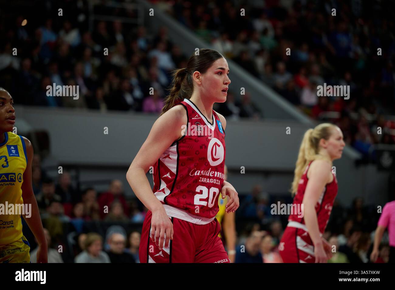 Nerea Hermosa di Casademont Saragozza vista in azione durante il quarto quarto quarto di finale della Queen's Cup of Basketball 2025 tra Casademont Saragozza e Spar Canarias alla Prince Felipe Arena. (Foto di Vicente Vidal Fernandez/Sipa USA) credito: SIPA USA/Alamy Live News Foto Stock