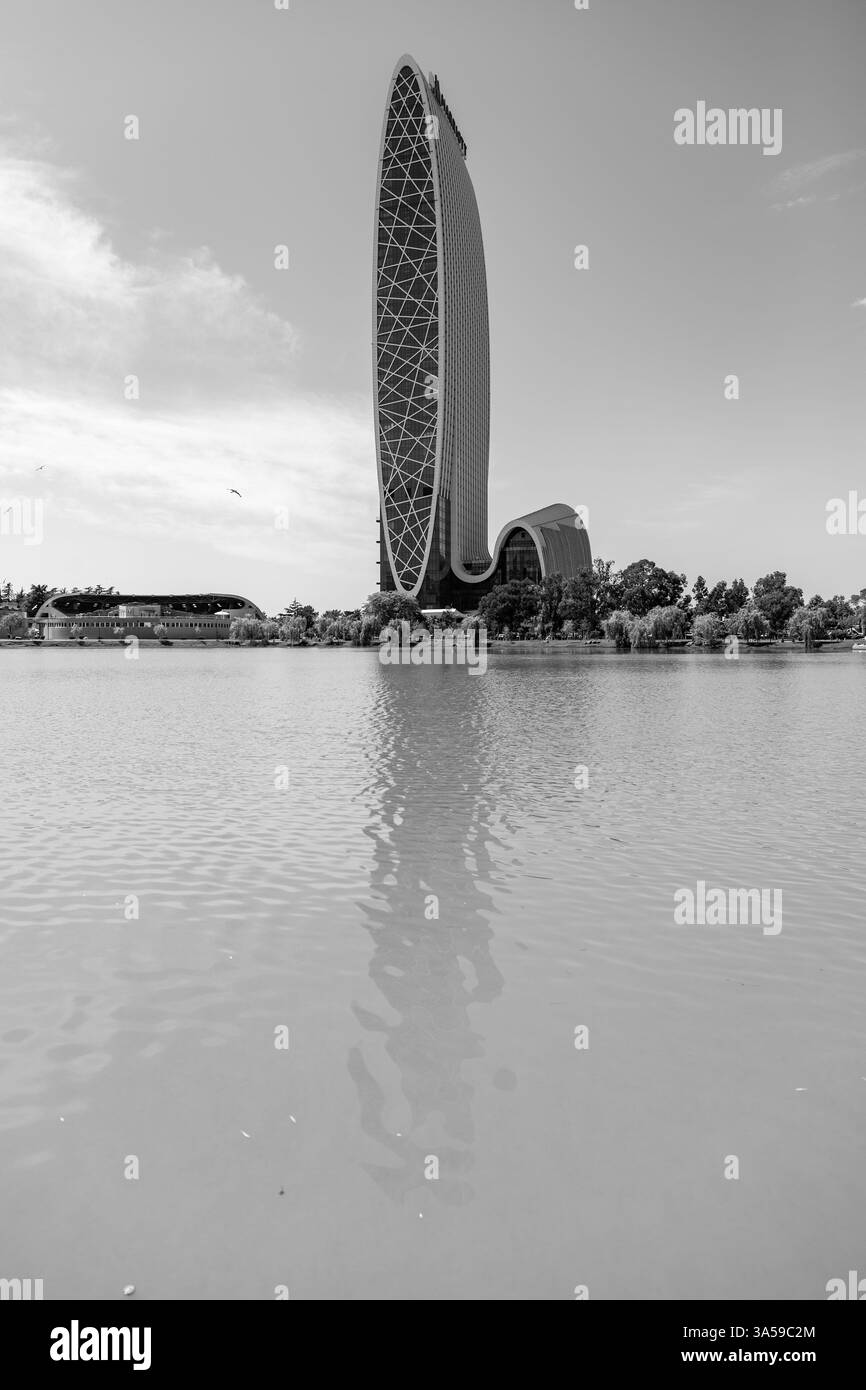 Batumi, Georgia - 14 GIUGNO 2024: Il moderno grattacielo di 54 piani nel centro di Batumi, che ospita il complesso multifunzionale Alliance Privilege An Foto Stock