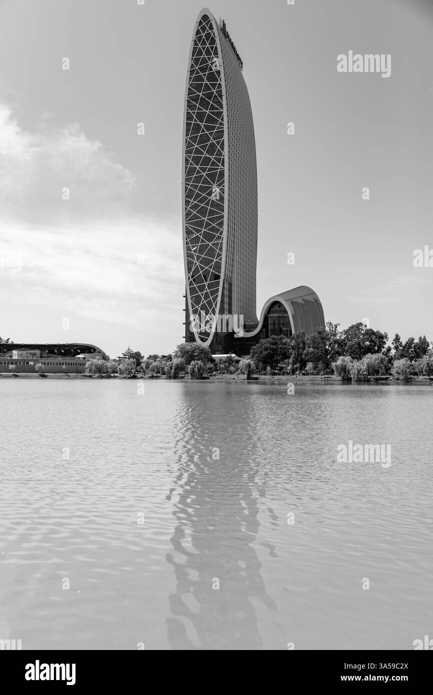 Batumi, Georgia - 14 GIUGNO 2024: Il moderno grattacielo di 54 piani nel centro di Batumi, che ospita il complesso multifunzionale Alliance Privilege An Foto Stock