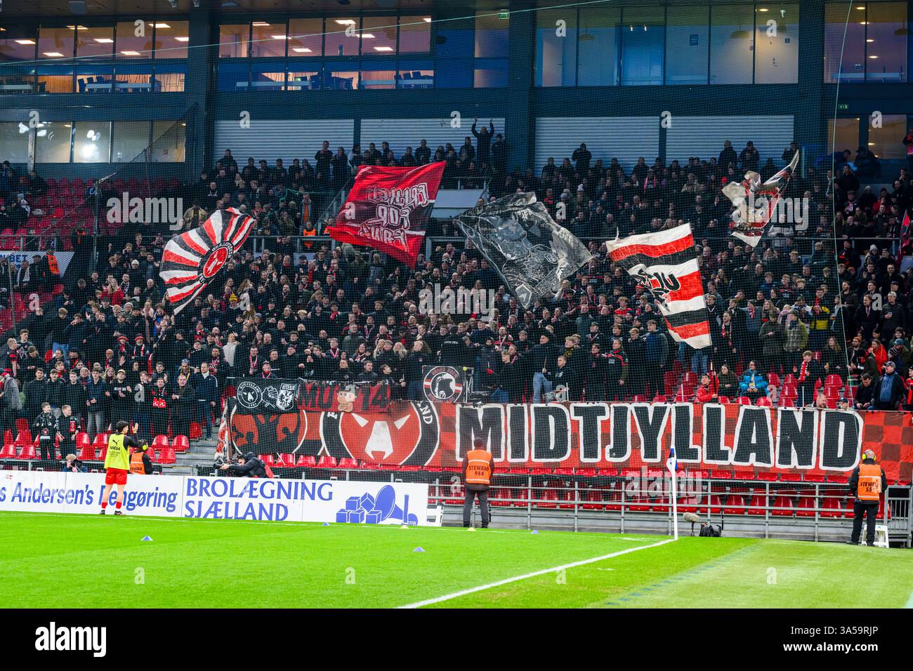 Ventole FCM, Bannere, Flag. Superliga: FC København vs FC Midtjylland - 23.02.2025. København, Danmark. 23 febbraio 2025. Regno Unito: Superliga: FC Copenhag Foto Stock
