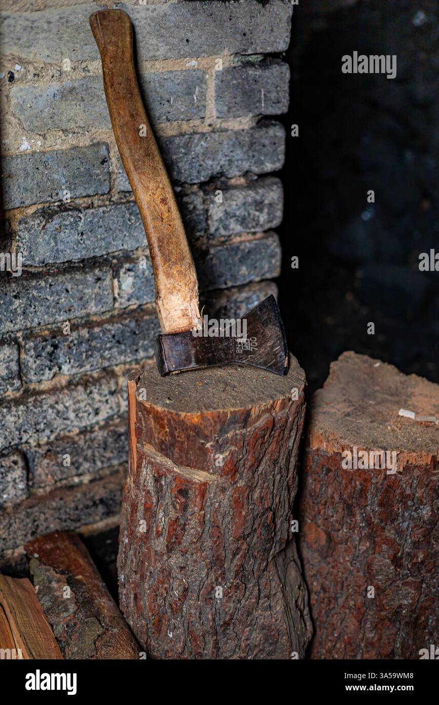 Le foto di un'antica fattoria polacca in campagna presentano antichi oggetti storici e il modo in cui la gente viveva ai vecchi tempi Foto Stock
