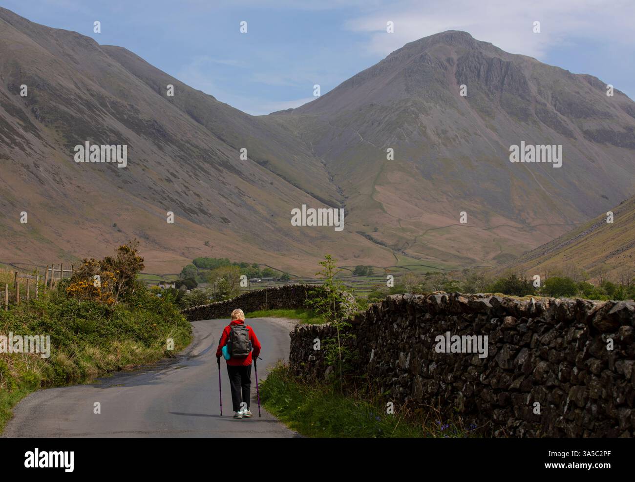 Walker al Wasdale Head Lake District Foto Stock