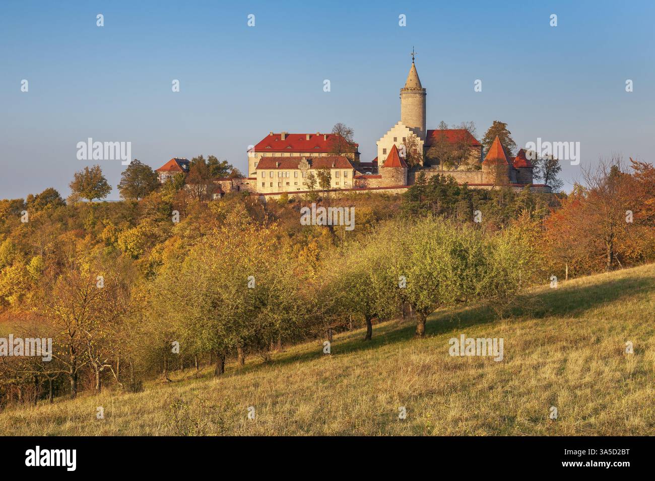 Il Leuchtenburg a Seitenroda vicino a Kahla in autunno, la valle del Saale, la Turingia, la Germania, l'Europa Foto Stock