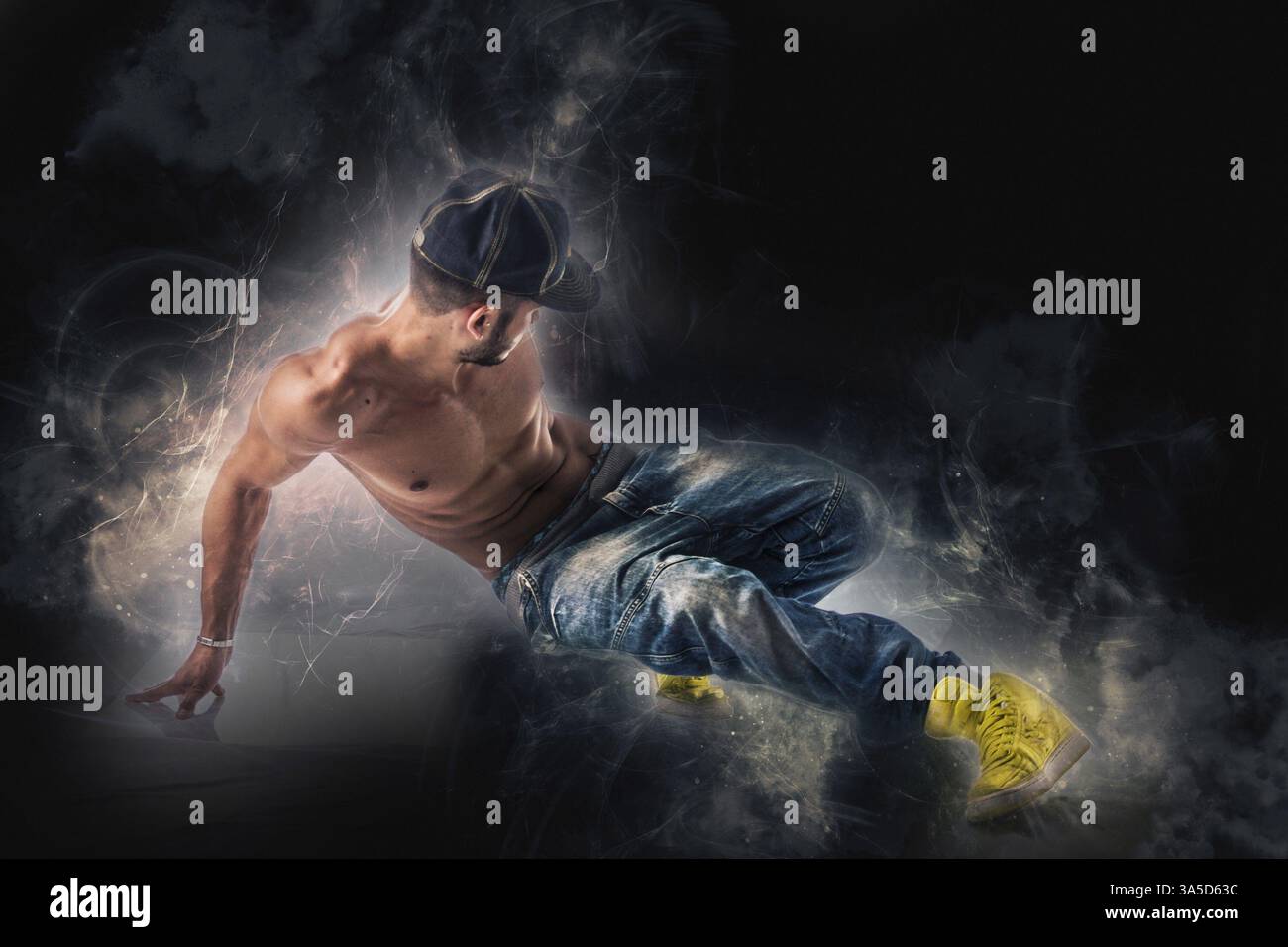 Hip hop dancer che mostra alcuni movimenti isolati in sfondo bianco Foto Stock