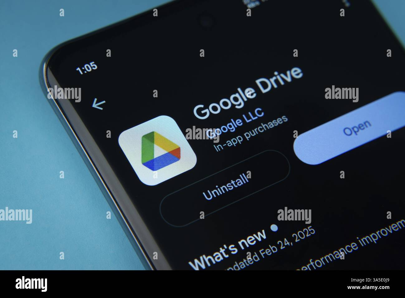 L'app Google Drive di Google PlayStore viene visualizzata sullo schermo di uno smartphone Foto Stock