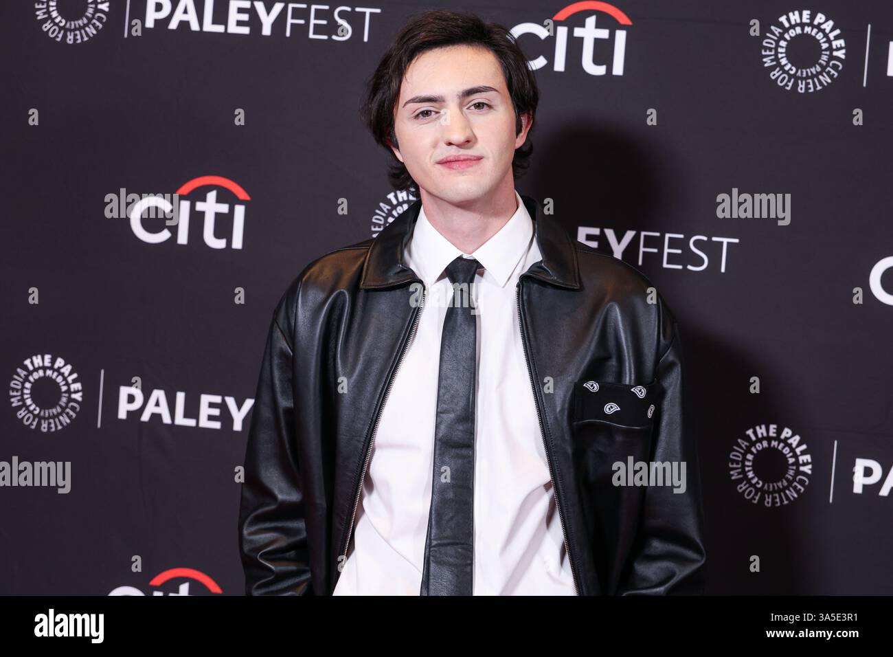 Hollywood, Stati Uniti. 22 marzo 2025. HOLLYWOOD, LOS ANGELES, CALIFORNIA, USA - 22 MARZO: L'attore americano Gianni DeCenzo arriva al PaleyFest LA 2025 (42° Festival annuale William S. Paley Television) - la sesta stagione "Cobra Kai" di Netflix, tenutasi al Dolby Theatre il 22 marzo 2025 a Hollywood, Los Angeles, California, Stati Uniti. (Foto di Xavier Collin/Image Press Agency) credito: Image Press Agency/Alamy Live News Foto Stock