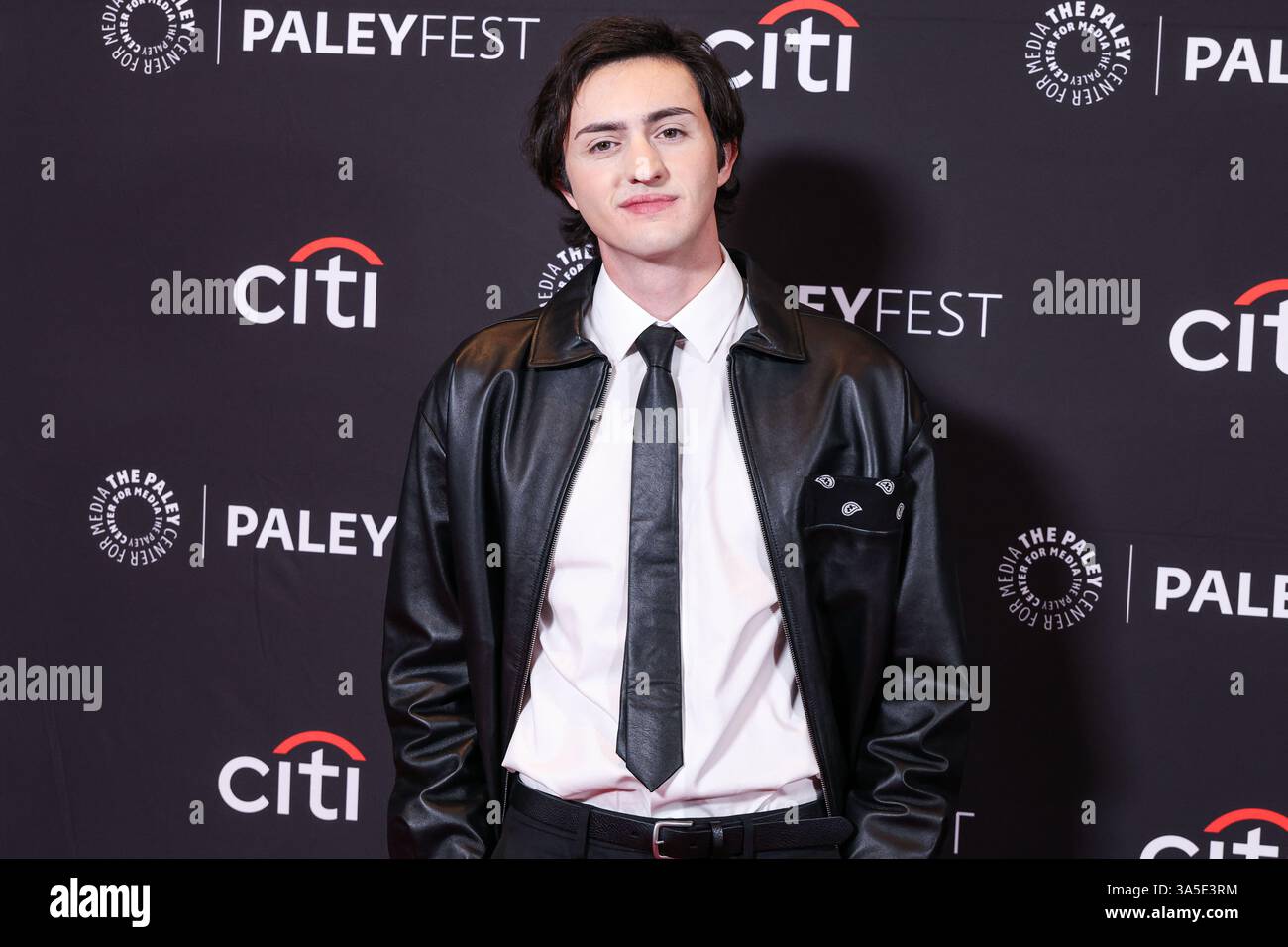 Hollywood, Stati Uniti. 22 marzo 2025. HOLLYWOOD, LOS ANGELES, CALIFORNIA, USA - 22 MARZO: L'attore americano Gianni DeCenzo arriva al PaleyFest LA 2025 (42° Festival annuale William S. Paley Television) - la sesta stagione "Cobra Kai" di Netflix, tenutasi al Dolby Theatre il 22 marzo 2025 a Hollywood, Los Angeles, California, Stati Uniti. (Foto di Xavier Collin/Image Press Agency) credito: Image Press Agency/Alamy Live News Foto Stock