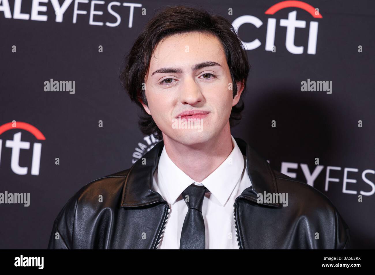 Hollywood, Stati Uniti. 22 marzo 2025. HOLLYWOOD, LOS ANGELES, CALIFORNIA, USA - 22 MARZO: L'attore americano Gianni DeCenzo arriva al PaleyFest LA 2025 (42° Festival annuale William S. Paley Television) - la sesta stagione "Cobra Kai" di Netflix, tenutasi al Dolby Theatre il 22 marzo 2025 a Hollywood, Los Angeles, California, Stati Uniti. (Foto di Xavier Collin/Image Press Agency) credito: Image Press Agency/Alamy Live News Foto Stock