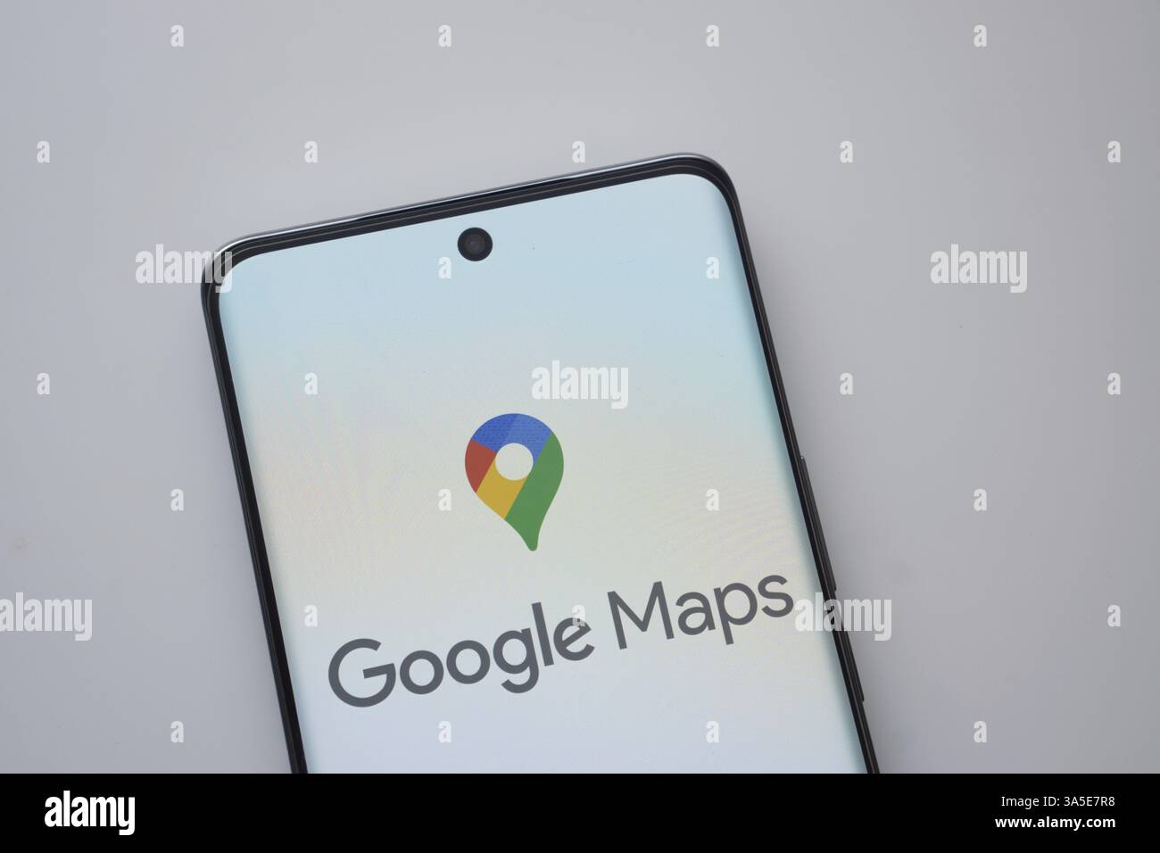 Il logo di google Maps viene visualizzato sullo schermo di uno smartphone Foto Stock
