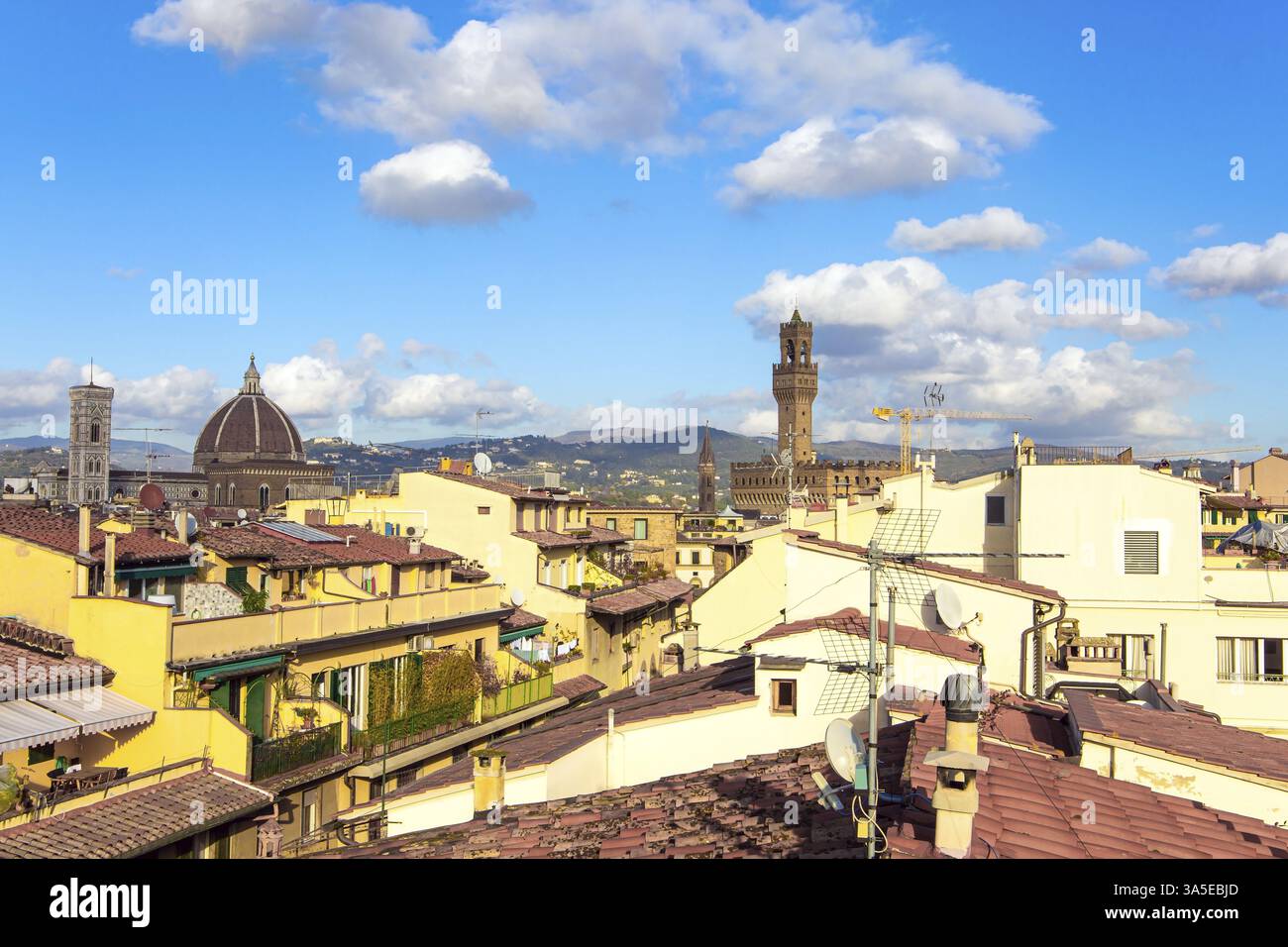 Firenze è una città italiana sul fiume Arno. Il centro amministrativo della regione Toscana. Magnifica architettura rinascimentale Foto Stock