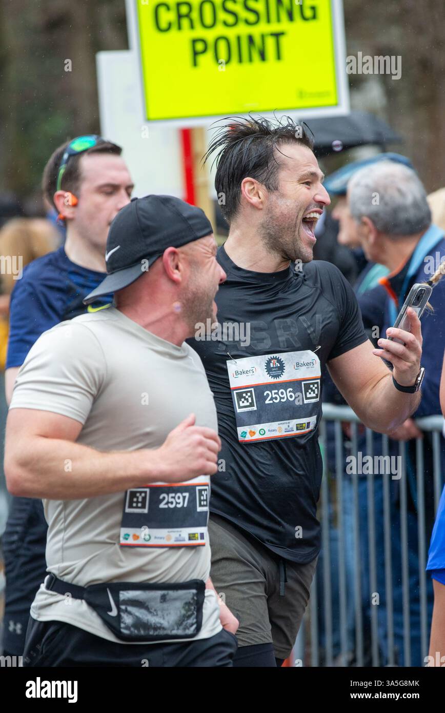 Brentwood, Regno Unito. 23 marzo 2025. Mark Wright gestisce la Brentwood Half Marathon, Brentwood Essex la Brentwood Half Marathon, è il più grande evento del suo genere in Essex e sponsorizzato da Baker label e raccogliere milioni di sterline per beneficenza Credit: Richard Lincoln/Alamy Live News Foto Stock