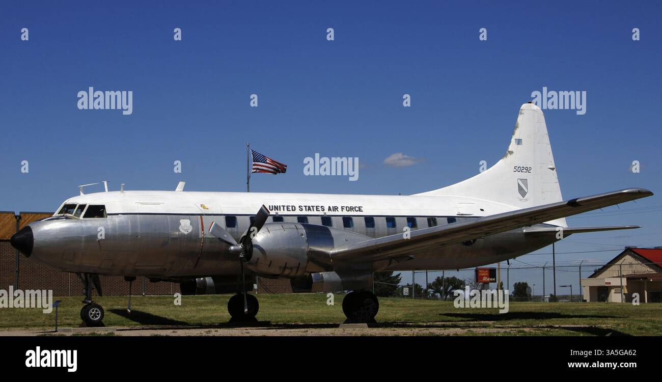 C-131D Samaritan. Aereo da trasporto militare bimotore statunitense, prodotto tra il 1954 e il 1956 dalla Convair. Il C-131D Samaritan è la versione militare della serie Convair 340 di aerei commerciali bimotore. Sono stati utilizzati principalmente dall'USAF (United States Air Force) per l'evacuazione aeromedica delle vittime. Museo aerospaziale e aerospaziale del South Dakota. Box Elder, South Dakota, Stati Uniti. Foto Stock