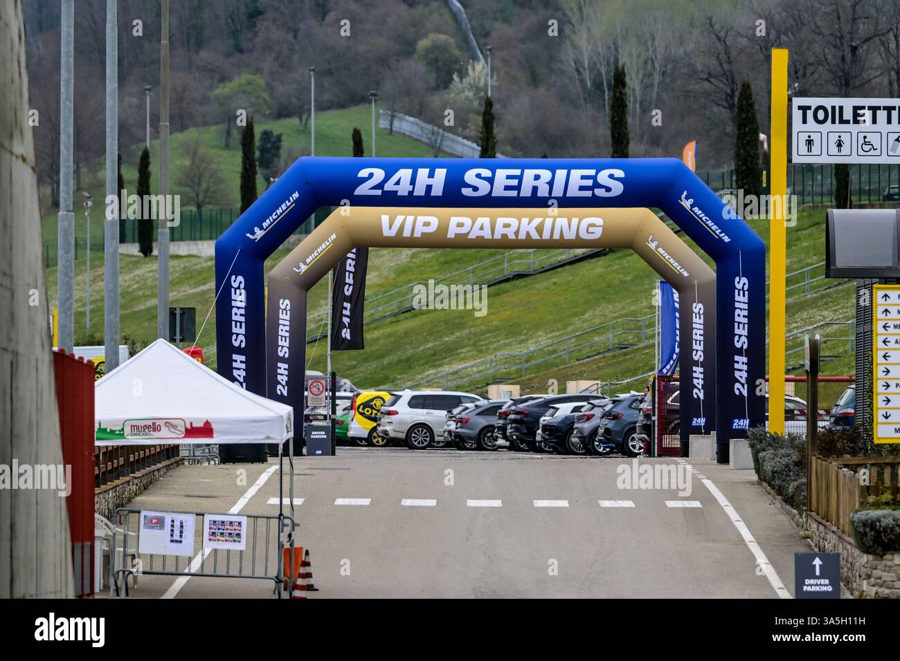 Mugello, Italia. 23 marzo 2025. 24 ore serie Paddock e Logo durante Michelin 12H Mugello 2025, Endurance Race in Mugello, Italia, 22 marzo 2025 Credit: Independent Photo Agency/Alamy Live News Foto Stock