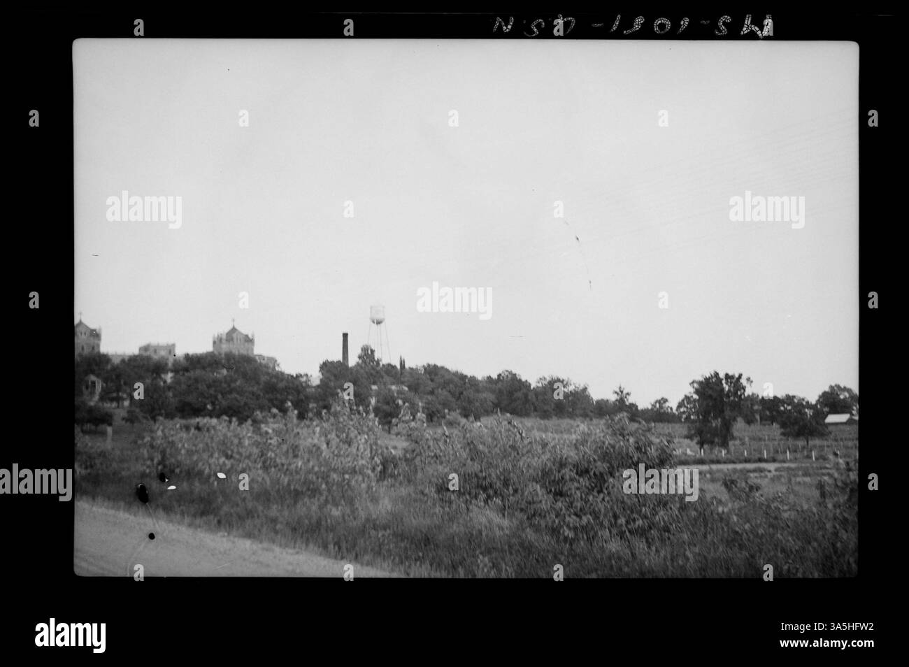Una fotografia storica che mostra una comunità mineraria, che offre informazioni sulla vita quotidiana e sui dintorni di coloro che vivono nelle città minerarie. Foto Stock