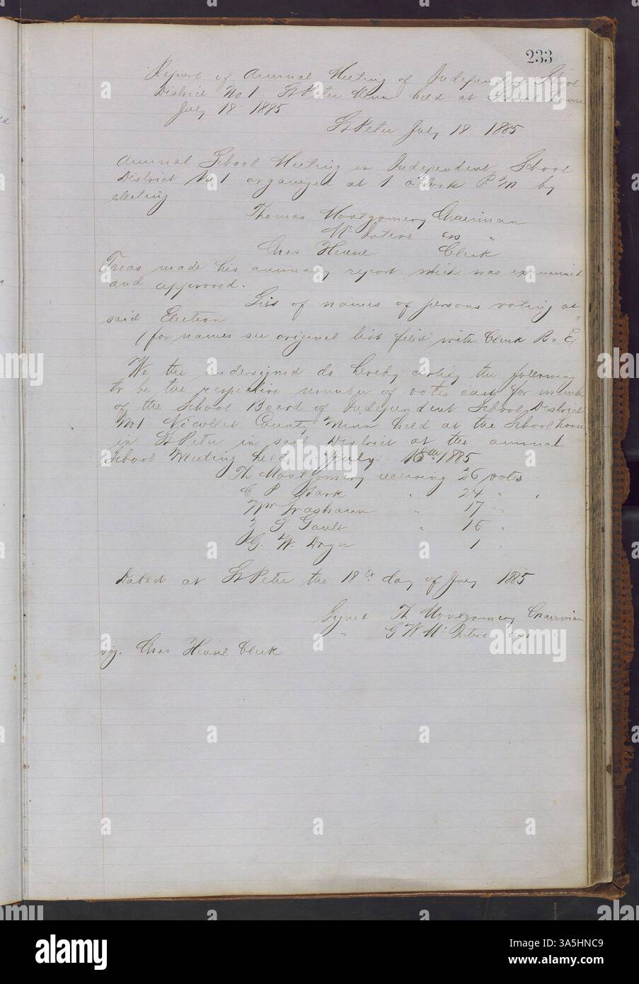 Questo registro del Consiglio scolastico di St. Peter contiene i verbali delle riunioni dal 1865 al 1899, che forniscono dettagli sugli educatori, le spese scolastiche e i progetti di costruzione. Sono elencati i nomi dei governatori Henry A. Swift, Horace Austin e Andrew R. McGill. Foto Stock