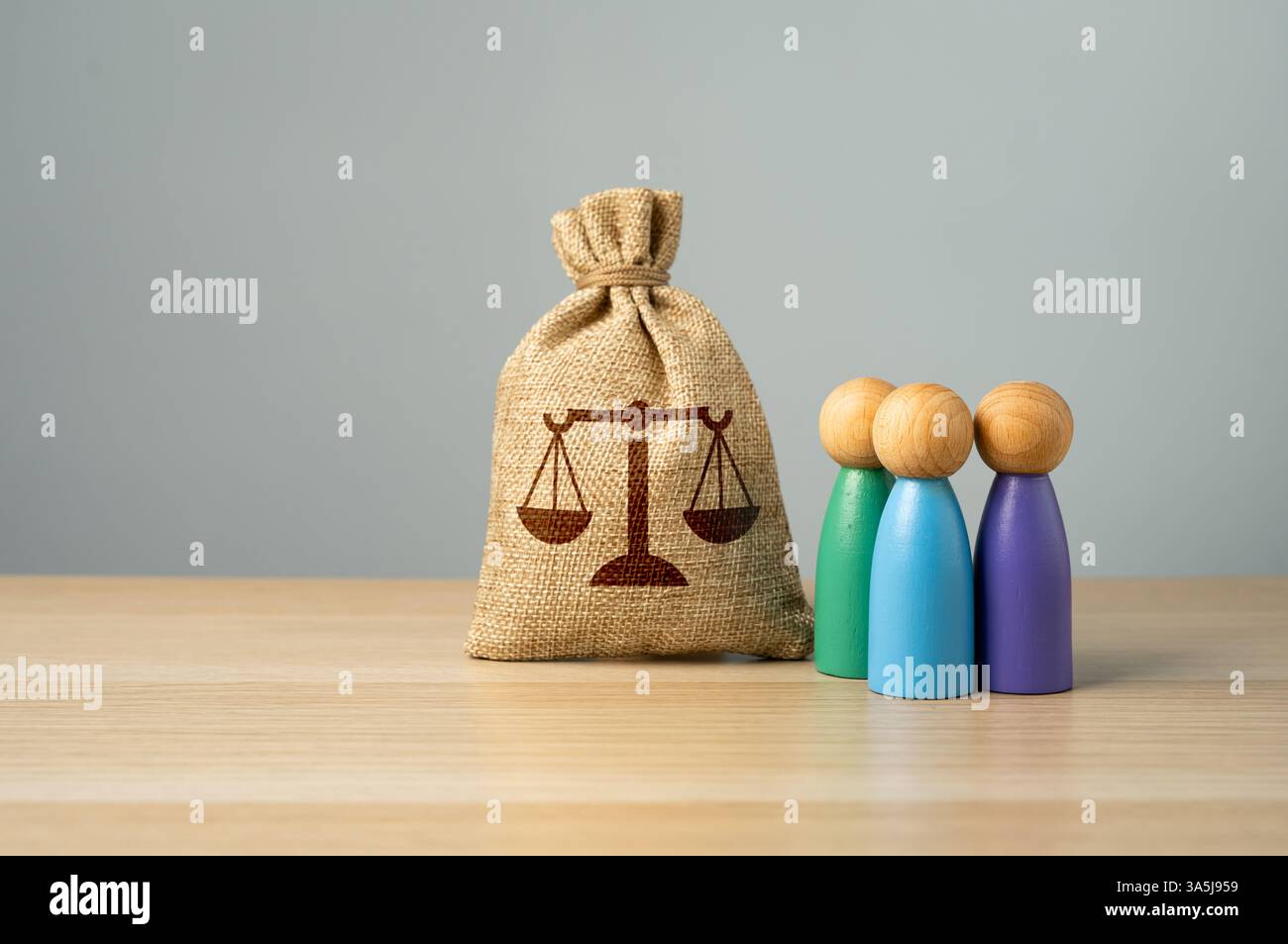 Istituzioni pubbliche. Tribunali e giustizia. Rispettare le leggi, garantire la giustizia e proteggere gli interessi pubblici. Tribunali, organi legislativi e altri autori civici Foto Stock