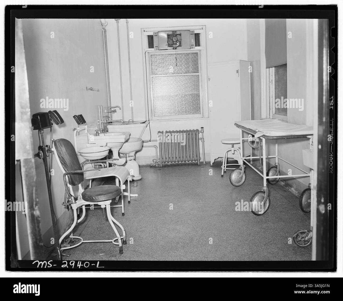 Una sala di trattamento generale nell'ospedale di proprietà dell'azienda per i lavoratori della U.S. Coal & Coke Company presso le miniere U.S. #30 & 31 a Lynch, Harlan County, Kentucky. Archivi nazionali - Still Pictures. Foto Stock