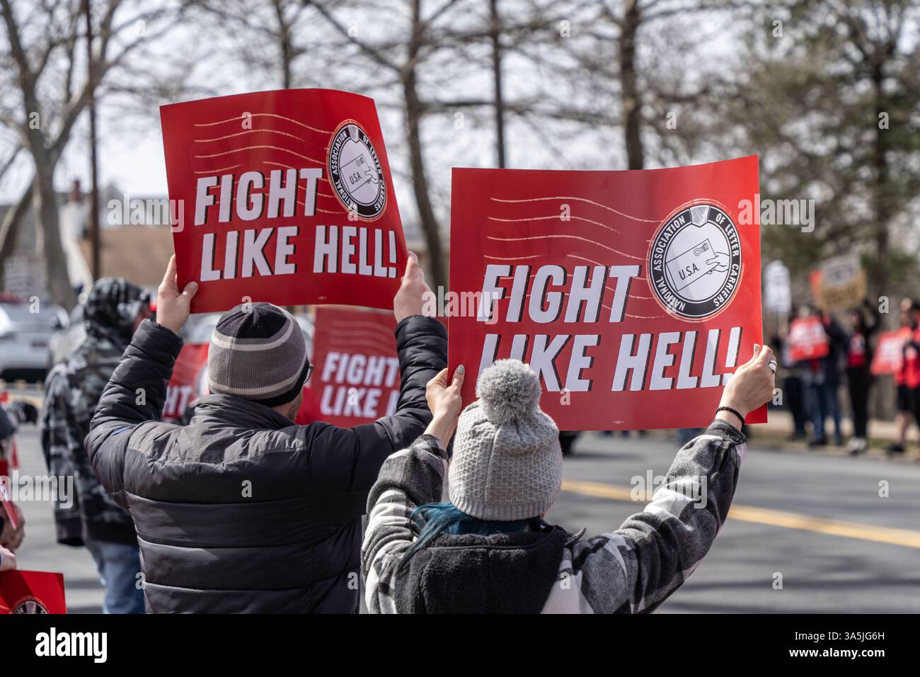 Wyomissing Pennsylvania – 23 marzo 2025: I lavoratori postali protestano per togliere l'indipendenza dell'USPS. Foto Stock