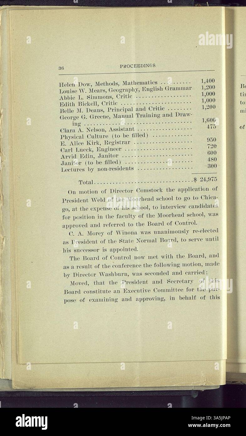 Questa pubblicazione copre il periodo di trasformazione da scuole normali a college statali per insegnanti in Minnesota, documentando i principali cambiamenti accademici e amministrativi. Include dettagli sull'espansione dei campus fisici, i movimenti di facoltà e l'evoluzione del curriculum dal 1903 al 1924. Foto Stock