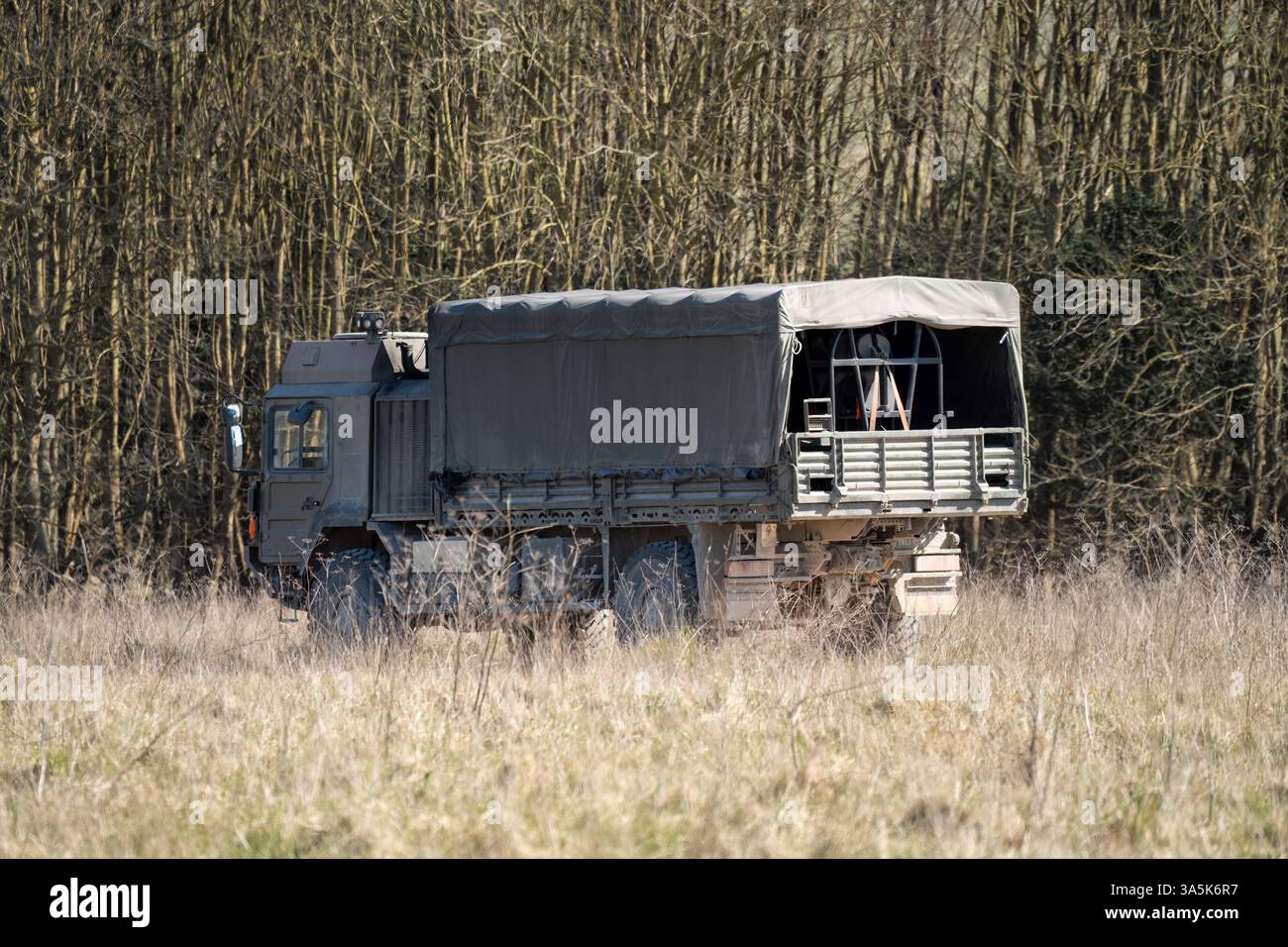 L'UOMO dell'esercito britannico SV HX Truck in azione per un'esercitazione militare Foto Stock