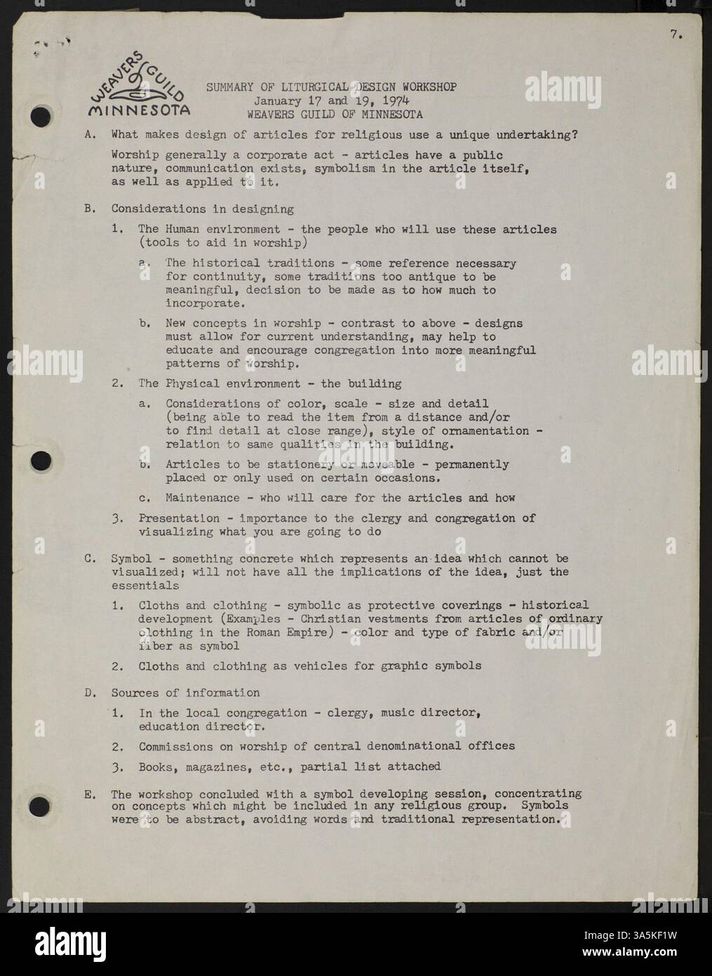 Il trentantaquattresimo numero di 'Threadbenders', pubblicato nel marzo 1974 dalla Weavers Guild of Minnesota, include aggiornamenti sui prossimi eventi come il meeting di marzo, una notte scandinava alla Midwest Weavers Conference e vari workshop. Gli argomenti trattati includono cestini a spirale, tessitura crackle, applique e produzione di bambole. Annuncia inoltre un nuovo coordinatore educativo e fornisce aggiornamenti sulle attività della gilda. Foto Stock Il trentantaquattresimo numero di 'Threadbenders', pubblicato nel marzo 1974 dalla Weavers Guild of Minnesota, include aggiornamenti sui prossimi eventi come il meeting di marzo, una notte scandinava alla Midwest Weavers Conference e vari workshop. Gli argomenti trattati includono cestini a spirale, tessitura crackle, applique e produzione di bambole. Annuncia inoltre un nuovo coordinatore educativo e fornisce aggiornamenti sulle attività della gilda. Foto Stock
