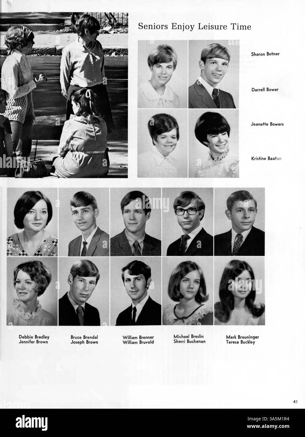 Questo annuario del 1970 della Roosevelt High School cattura i momenti salienti dell'anno accademico, tra cui la vita studentesca, l'atletica e i club, evidenziando la storia afroamericana e i suoi contributi all'ambiente scolastico. Foto Stock