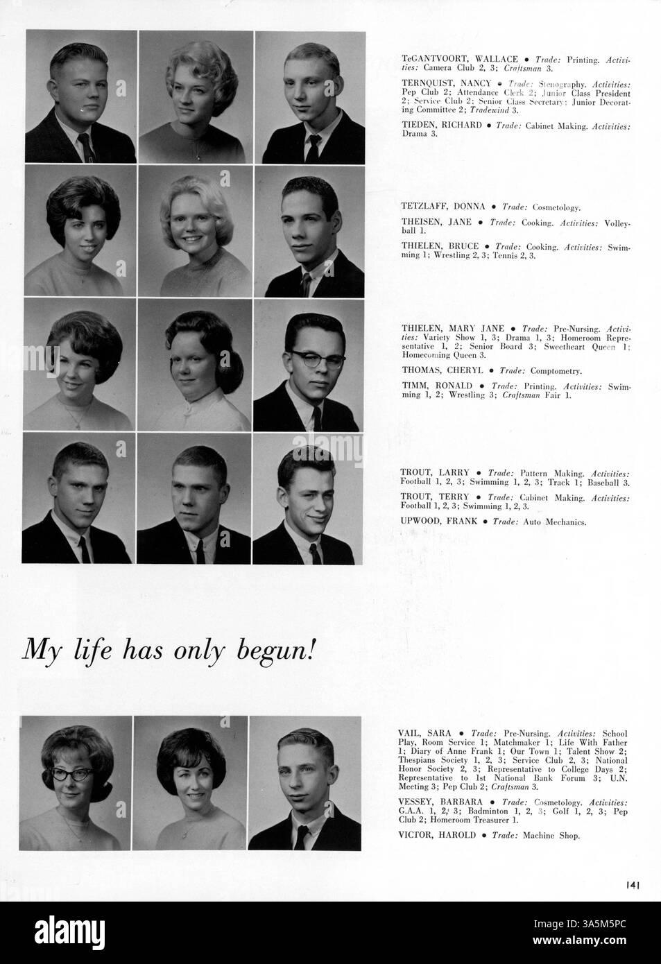 L'annuario Tradewind 1963 mette in evidenza la diversità e i risultati del corpo studentesco durante l'anno scolastico 1962-1963, con una particolare attenzione alla storia afroamericana e all'impatto dell'istruzione professionale. Foto Stock