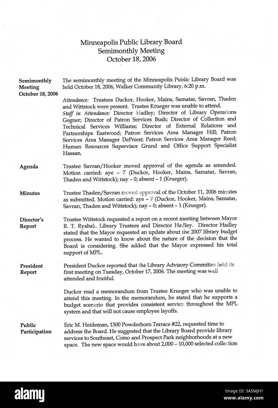 I verbali della riunione del 2006 documentano i processi decisionali del Consiglio di amministrazione della biblioteca pubblica di Minneapolis riguardanti la governance della biblioteca, le priorità di finanziamento e i servizi basati sulla comunità presso la Hennepin County Library. Foto Stock