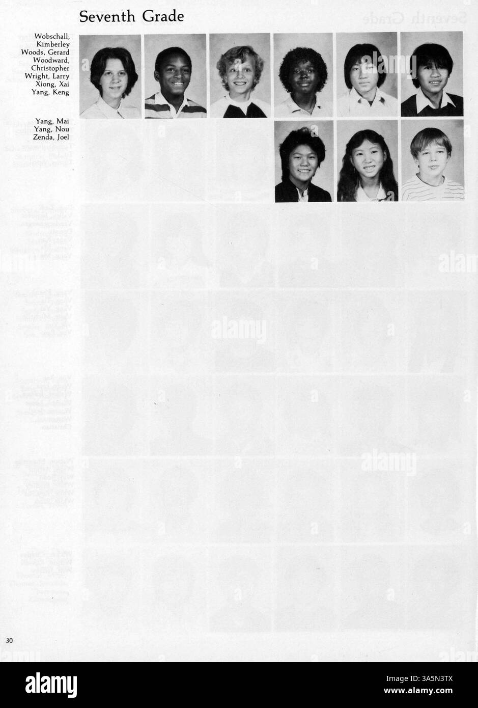 Il 1985 Folwell Jr. High Yearbook cattura la partecipazione di studenti e insegnanti agli eventi chiave dell'anno accademico 1984-1985. Serve come registro storico della vita scolastica e delle attività durante quel periodo. Foto Stock