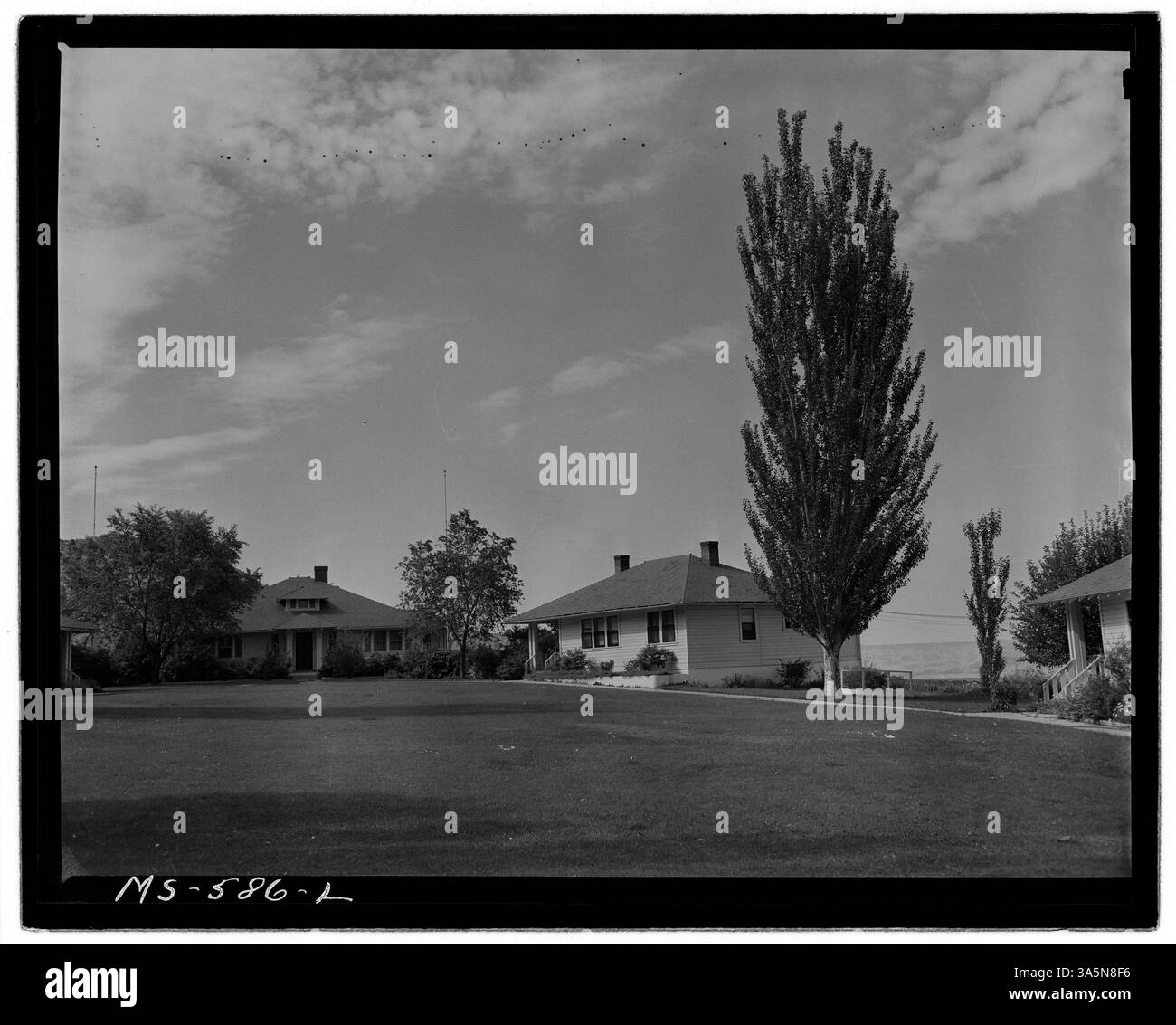 Una sezione degli alloggi era destinata ai minatori impiegati dalla Columbia Steel Company vicino a Columbia Mine nello Utah, riflettendo il ruolo della società nel fornire alloggi residenziali per la sua forza lavoro. Foto Stock