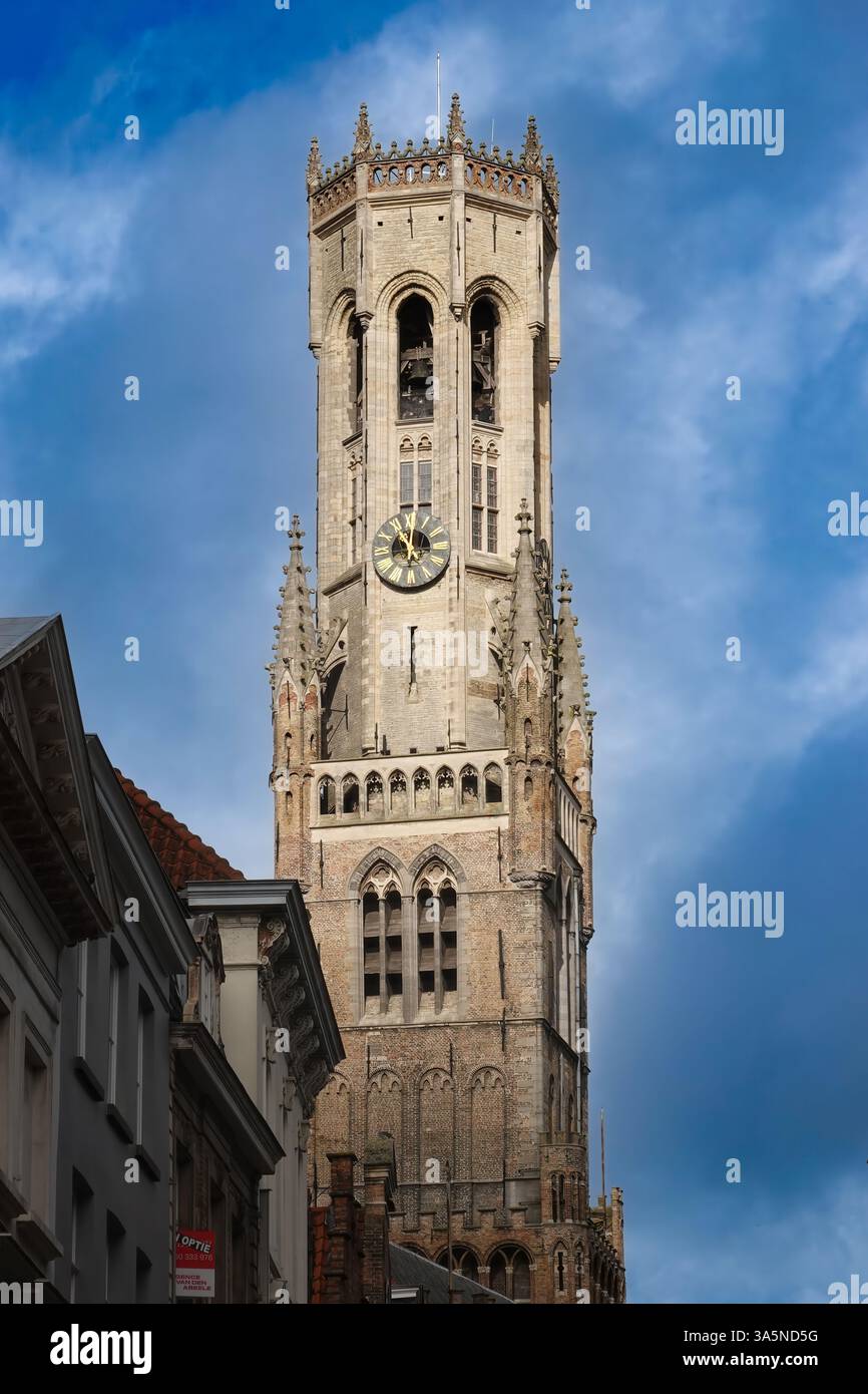 Belfry's Majesty: Torreggiante sullo skyline di Bruges - Gigapixel Foto Stock Belfry's Majesty: Torreggiante sullo skyline di Bruges - Gigapixel Foto Stock