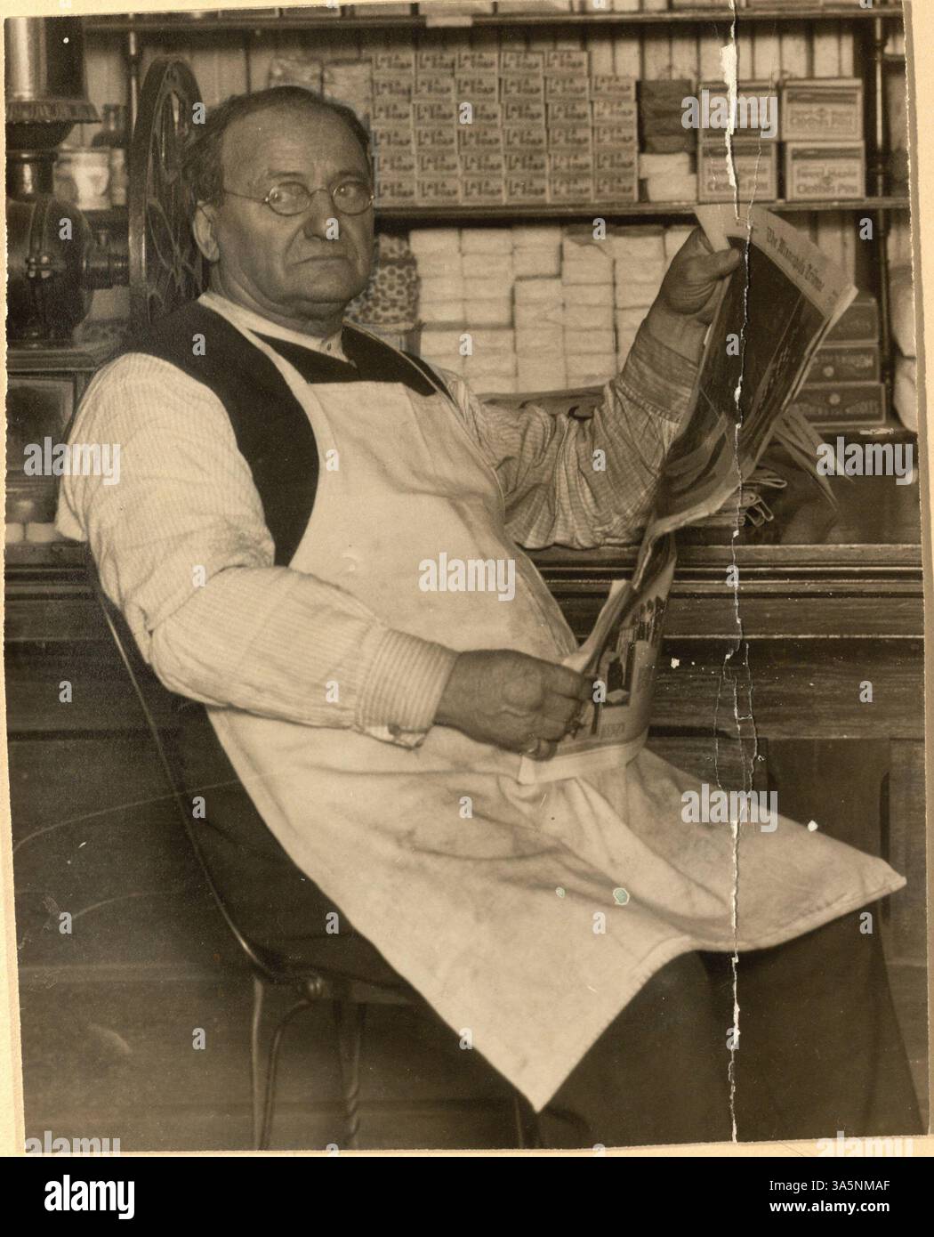 David Jamme è rimasto ferito durante un tentativo di trattenimento nel suo negozio di alimentari. Questo incidente evidenzia i rischi che i proprietari delle piccole imprese devono affrontare nelle operazioni quotidiane. Foto Stock