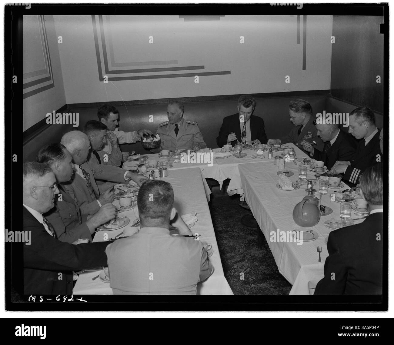 Un pranzo ospitato dalla sezione locale United Mine Workers of America (UMWA) a Rock Springs, Sweetwater County, Wyoming, per i membri di un gruppo di indagine medica. L'evento riflette il sostegno dell'unione alle iniziative sanitarie nella comunità mineraria. Foto Stock