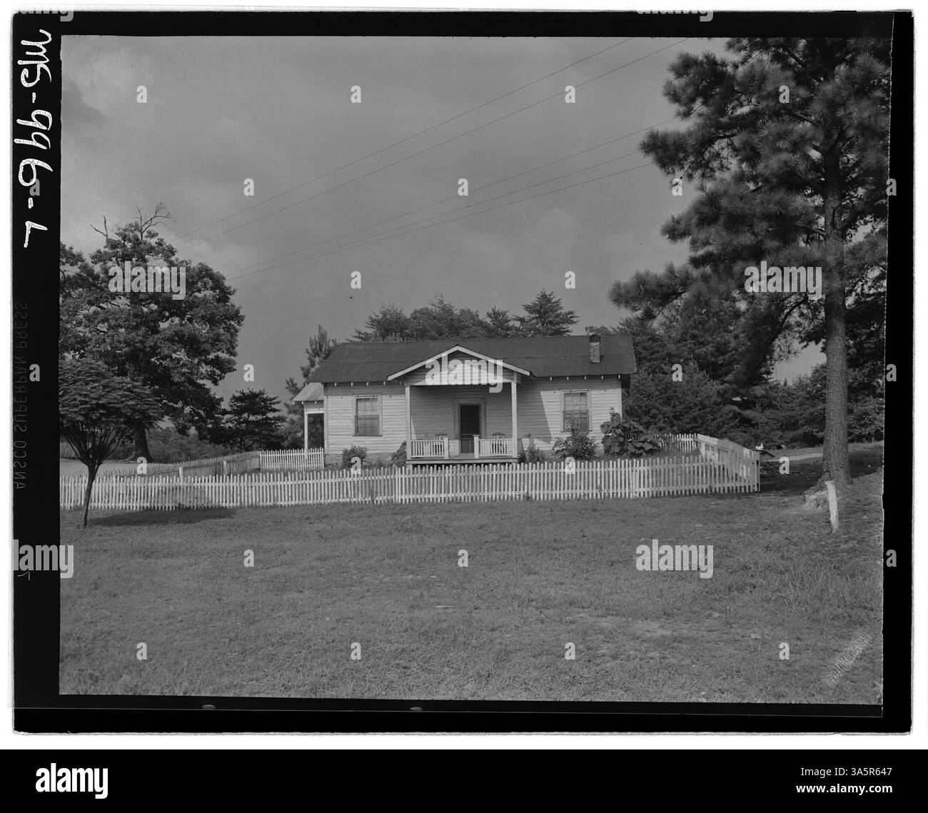 Casa privata di un minatore che vive vicino alla miniera di Gorgas nella contea di Walker, Alabama. La casa fa parte della comunità residenziale che sostiene l'industria mineraria del carbone. Foto Stock