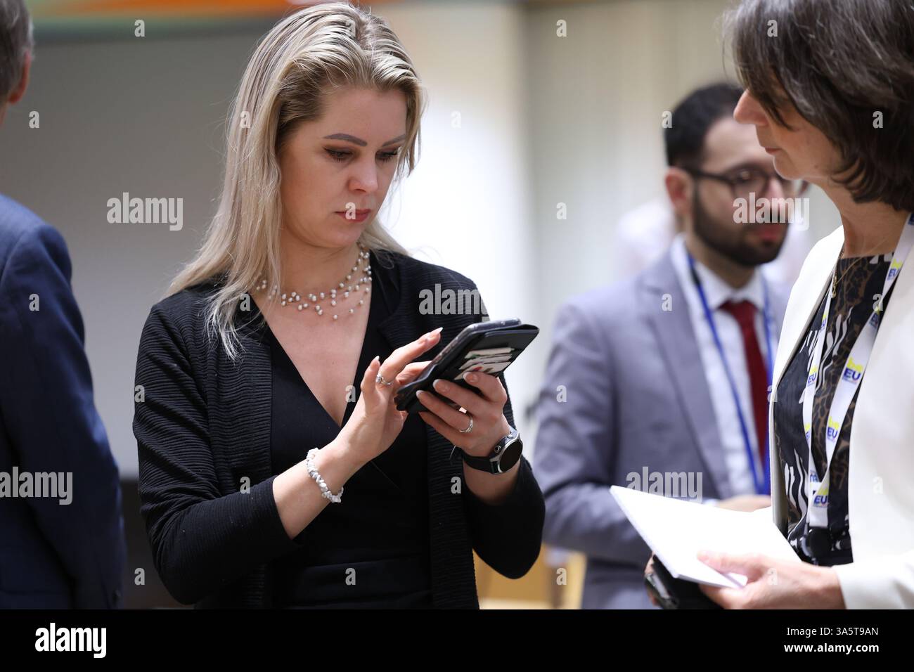 Bruxelles, Belgio. 24 marzo 2025. Il ministro dell'Agricoltura Femke WIERSMA partecipa a una riunione del consiglio "Agricoltura e pesca" dell'Unione europea. Crediti: ALEXANDROS MICHAILIDIS/Alamy Live News Foto Stock