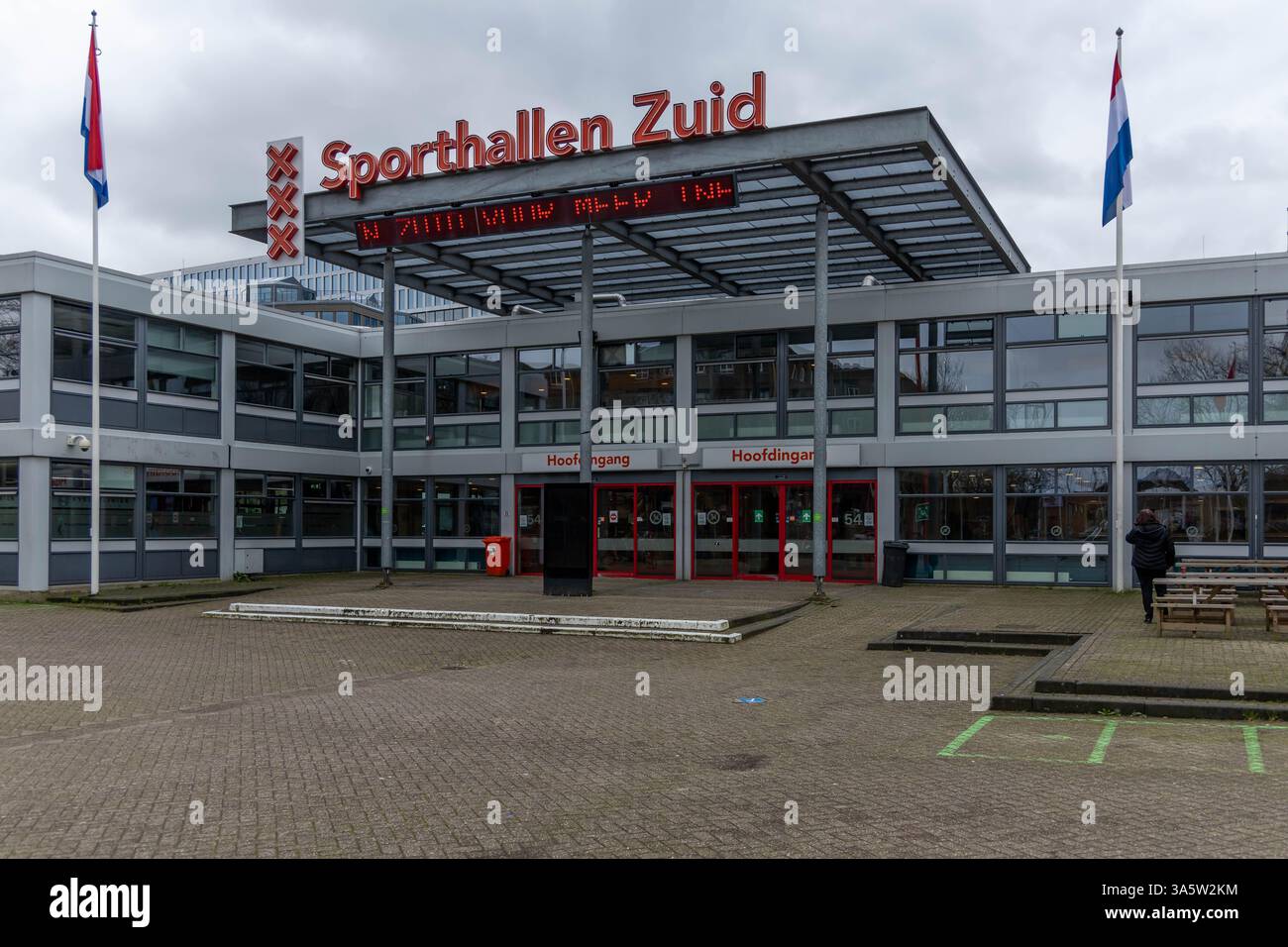 Ingresso allo Sporthallen Zuid. Sporthallen Zuid è la più grande struttura sportiva di Amsterdam. Foto Stock
