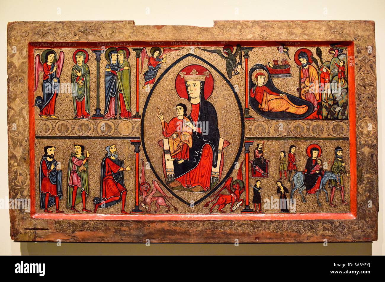 MNAC (Museu Nacional d'Art de Catalunya). Facciata dell'altare di Santa Maria de Cardet (romanico, XIII secolo) di Iohannes da Santa Maria de Cardet (va Foto Stock