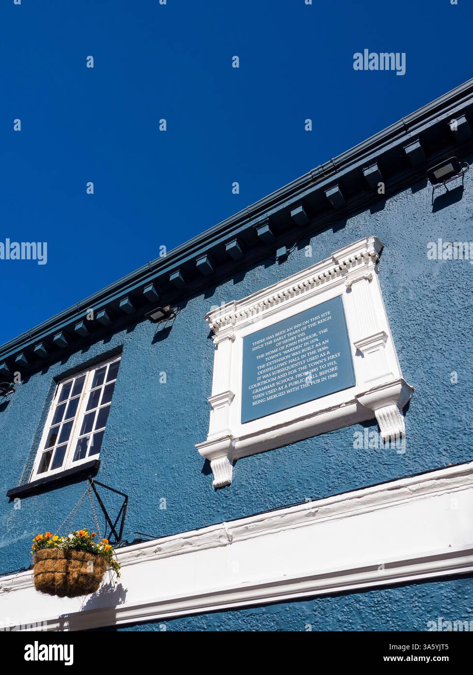 Fox and Finch Pub, ex School, ex Odd Fellows Hall, ex Prison, Ex Courthouse, Godalming, Surrey, Inghilterra, Regno Unito, Gran Bretagna. Foto Stock